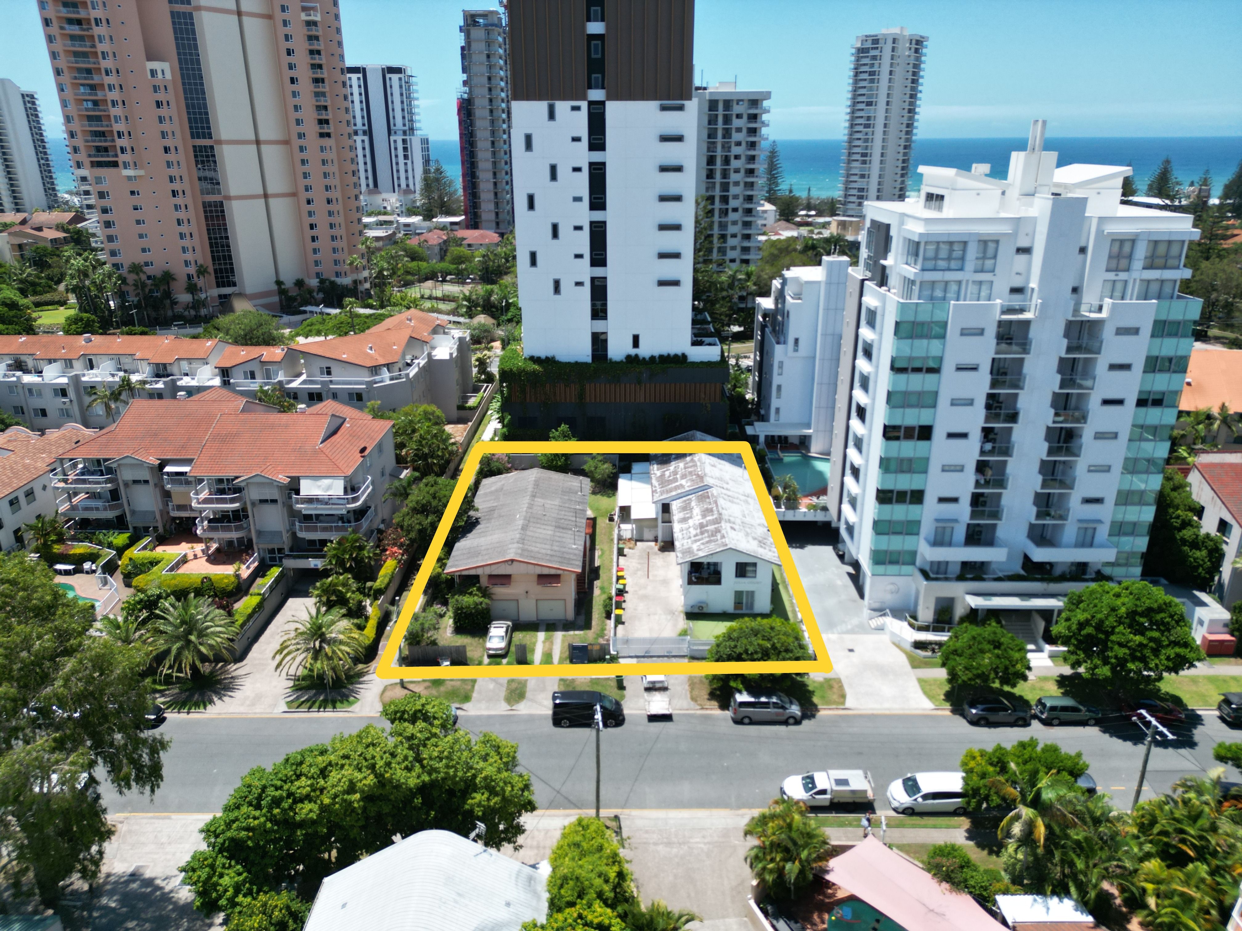 11-13 Jubilee Avenue, Broadbeach, QLD 4218
