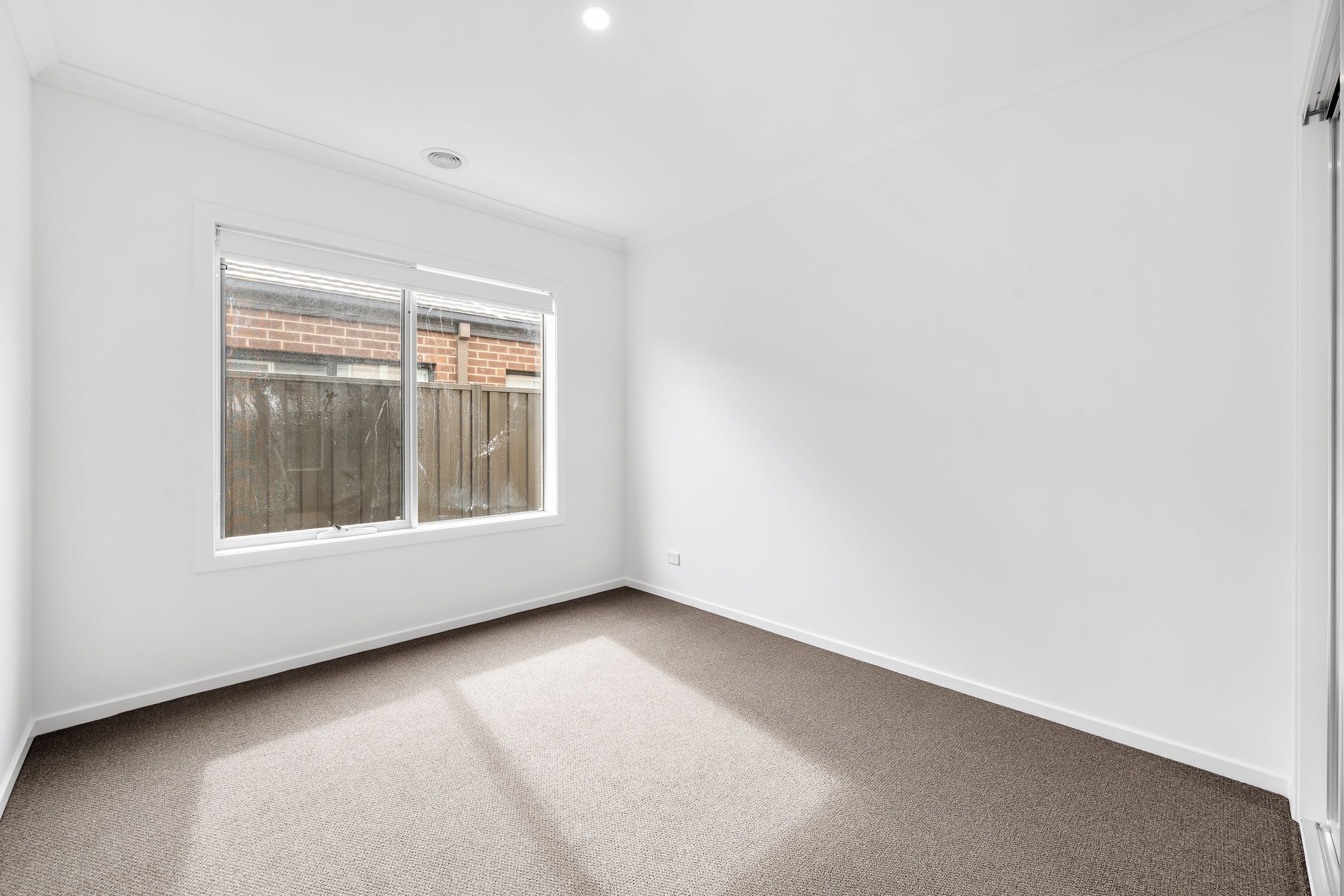 31 Todra Crescent — photo 7 of 10