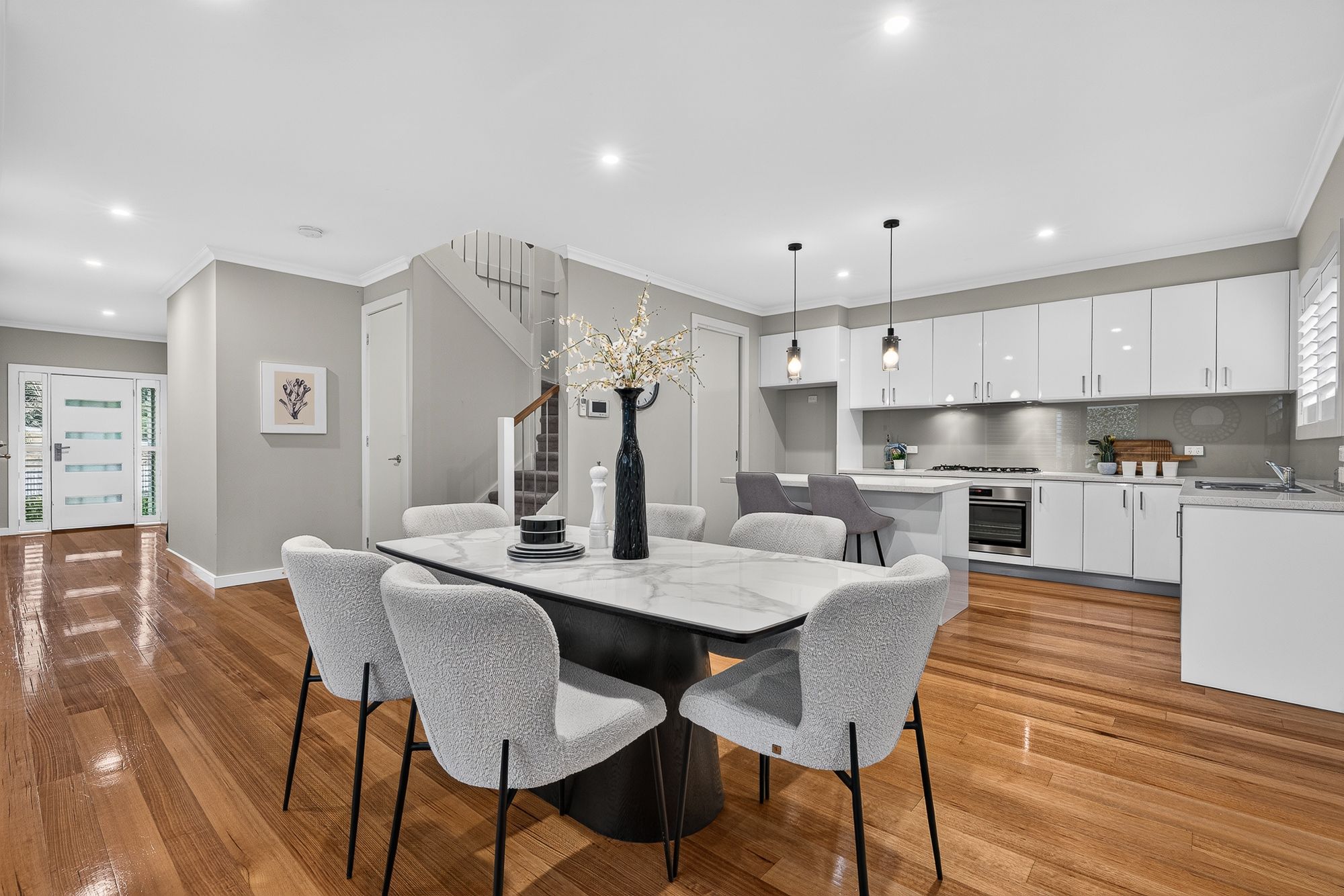 28 Waratah Avenue — photo 4 of 17