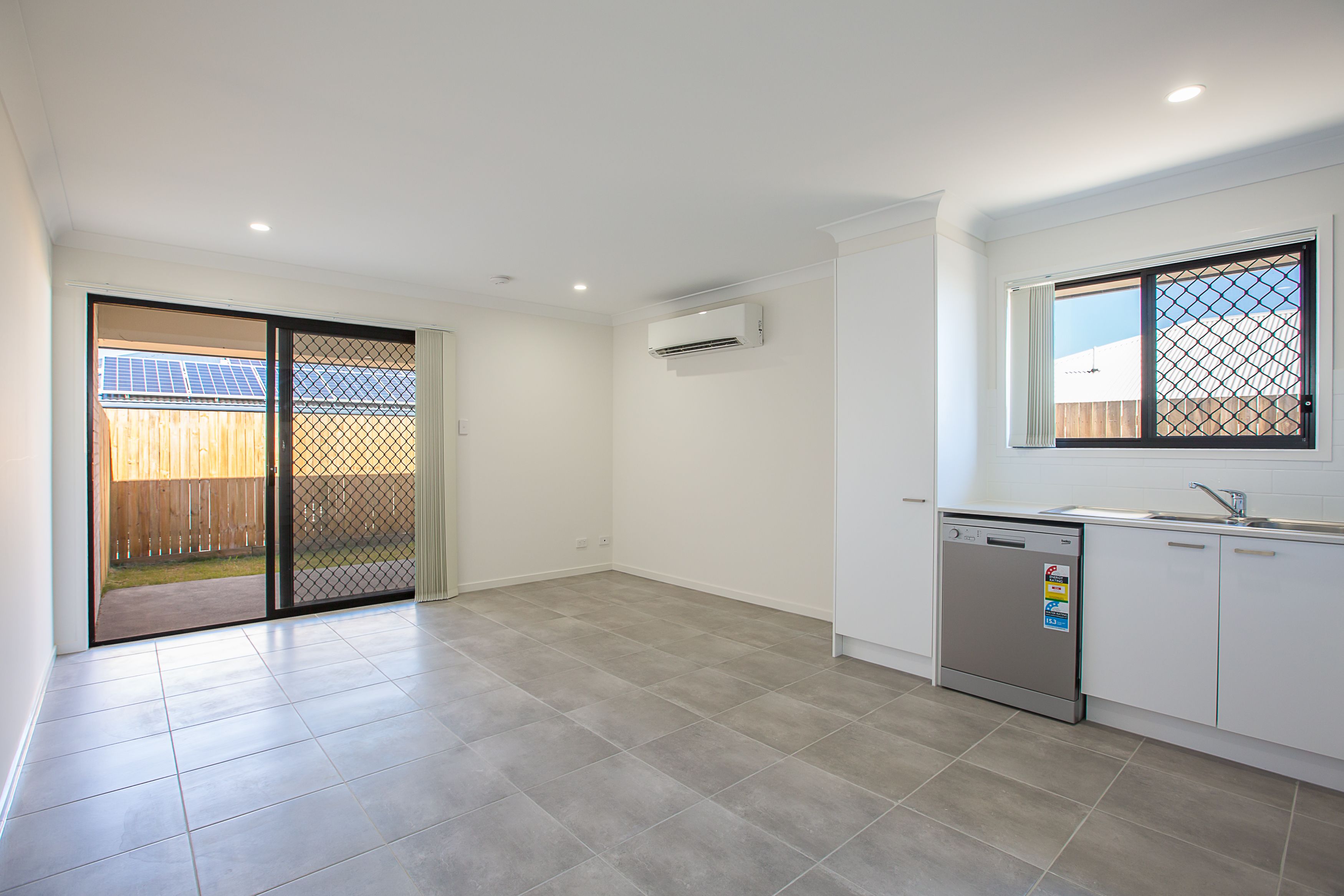 2/9 Parsons Street, Collingwood Park, QLD 4301