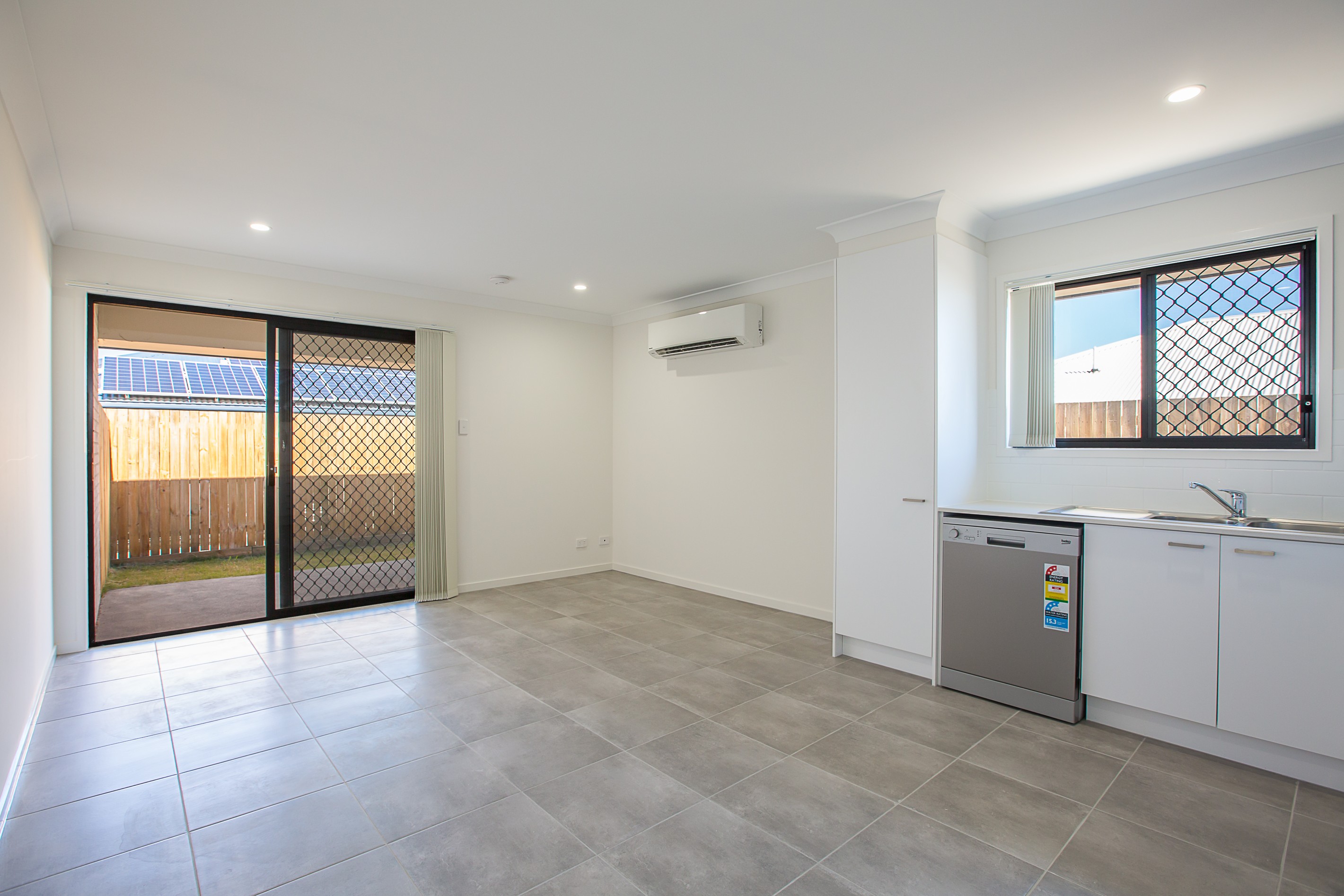 2/9 Parsons Street, Collingwood Park, QLD 4301