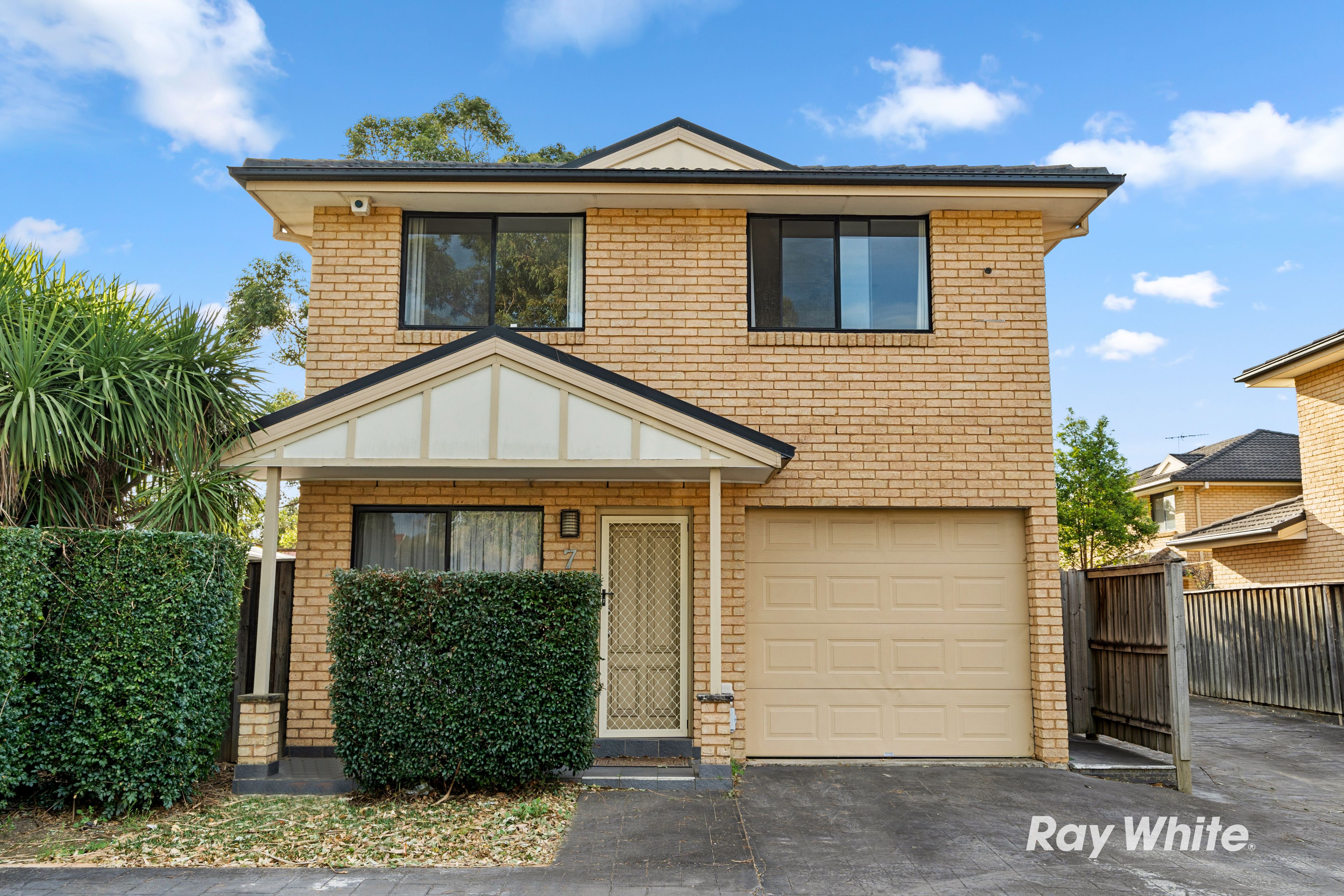 18 Cumming Crescent, Quakers Hill NSW 2763