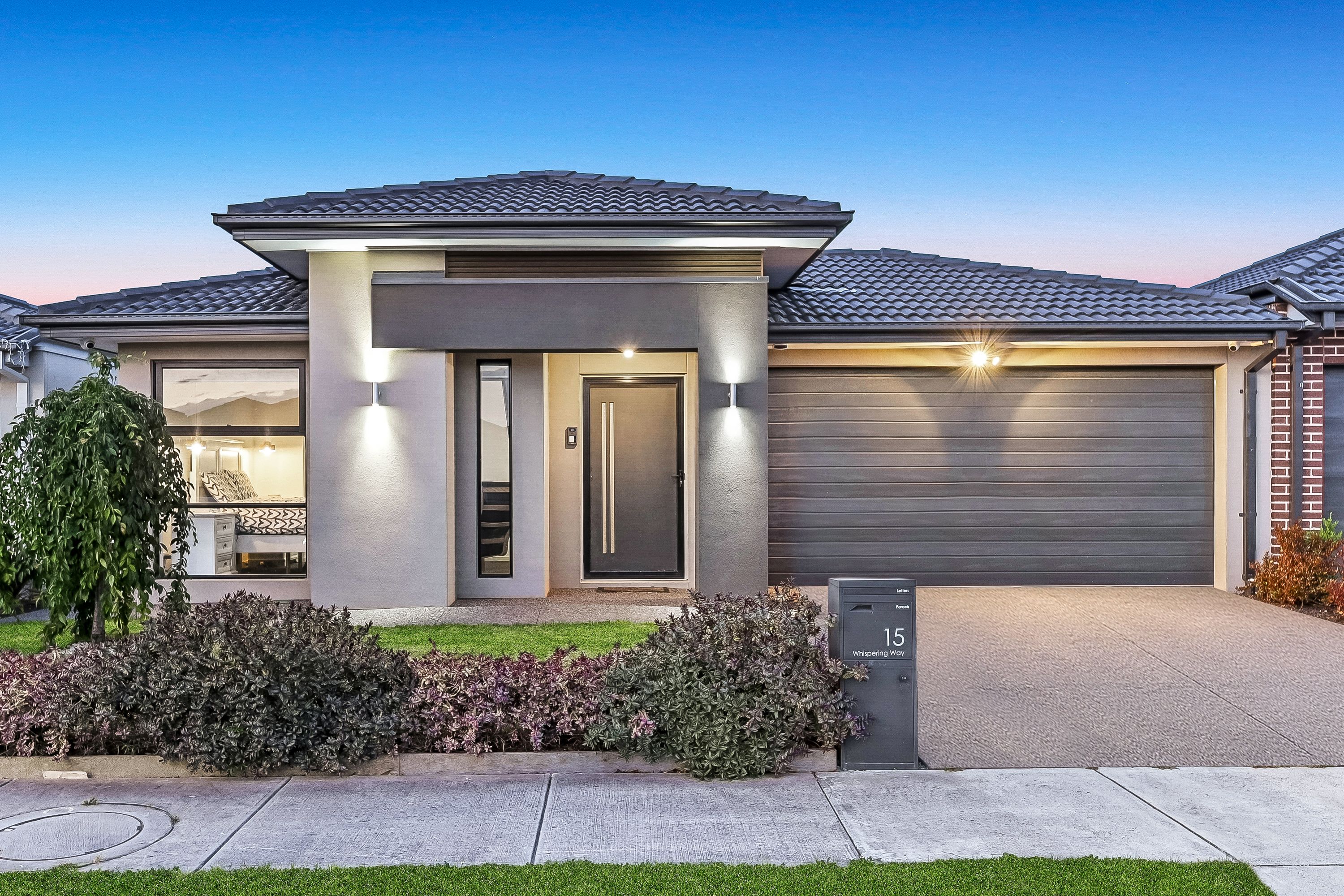15 Whispering Way, Clyde North VIC 3978