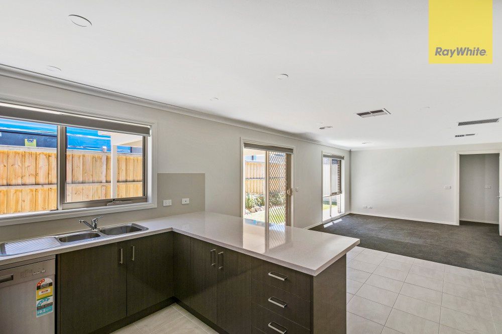 9 Wheelwright Street, Clyde North, VIC 3978