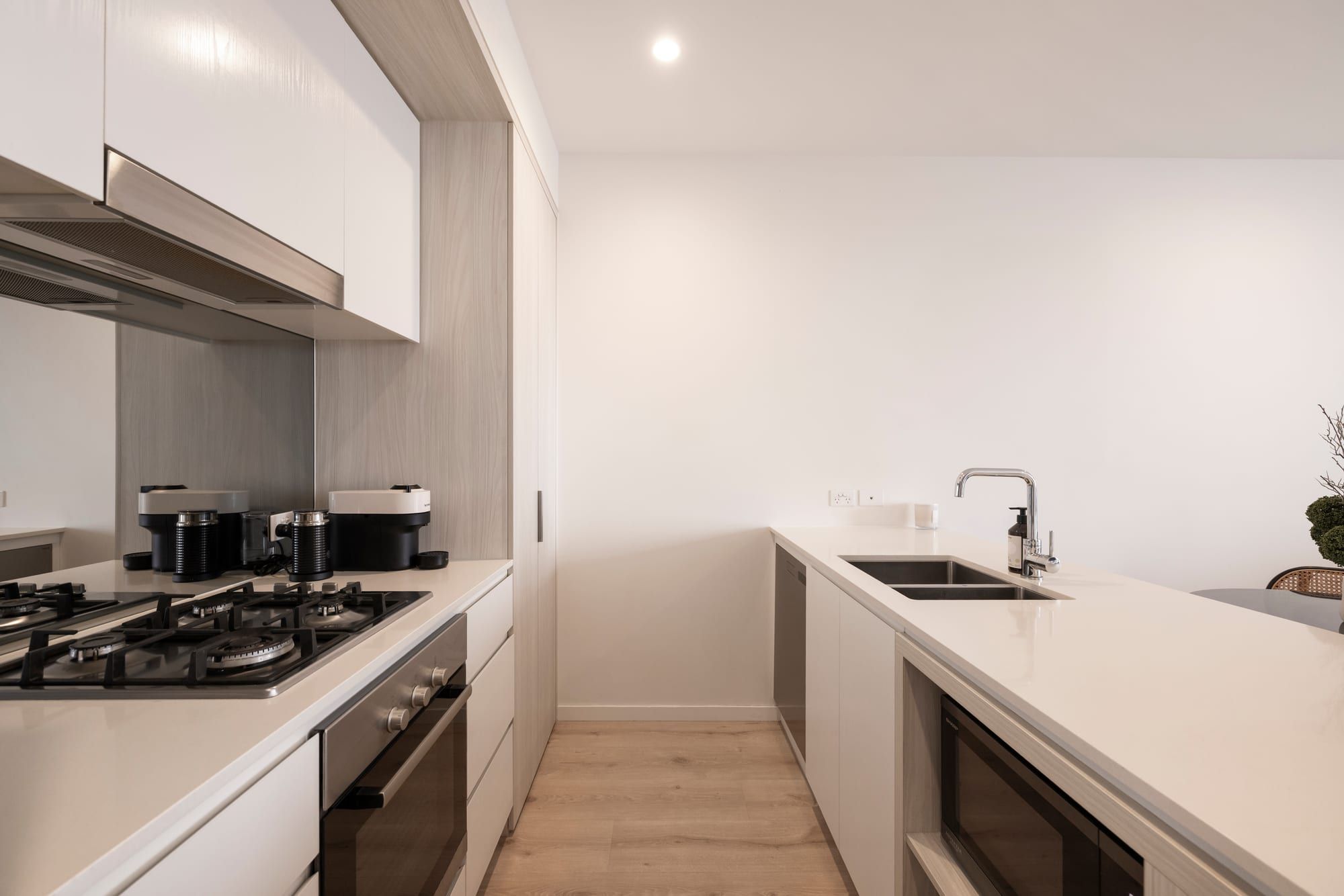505/12 Cunningham Street — photo 4 of 12