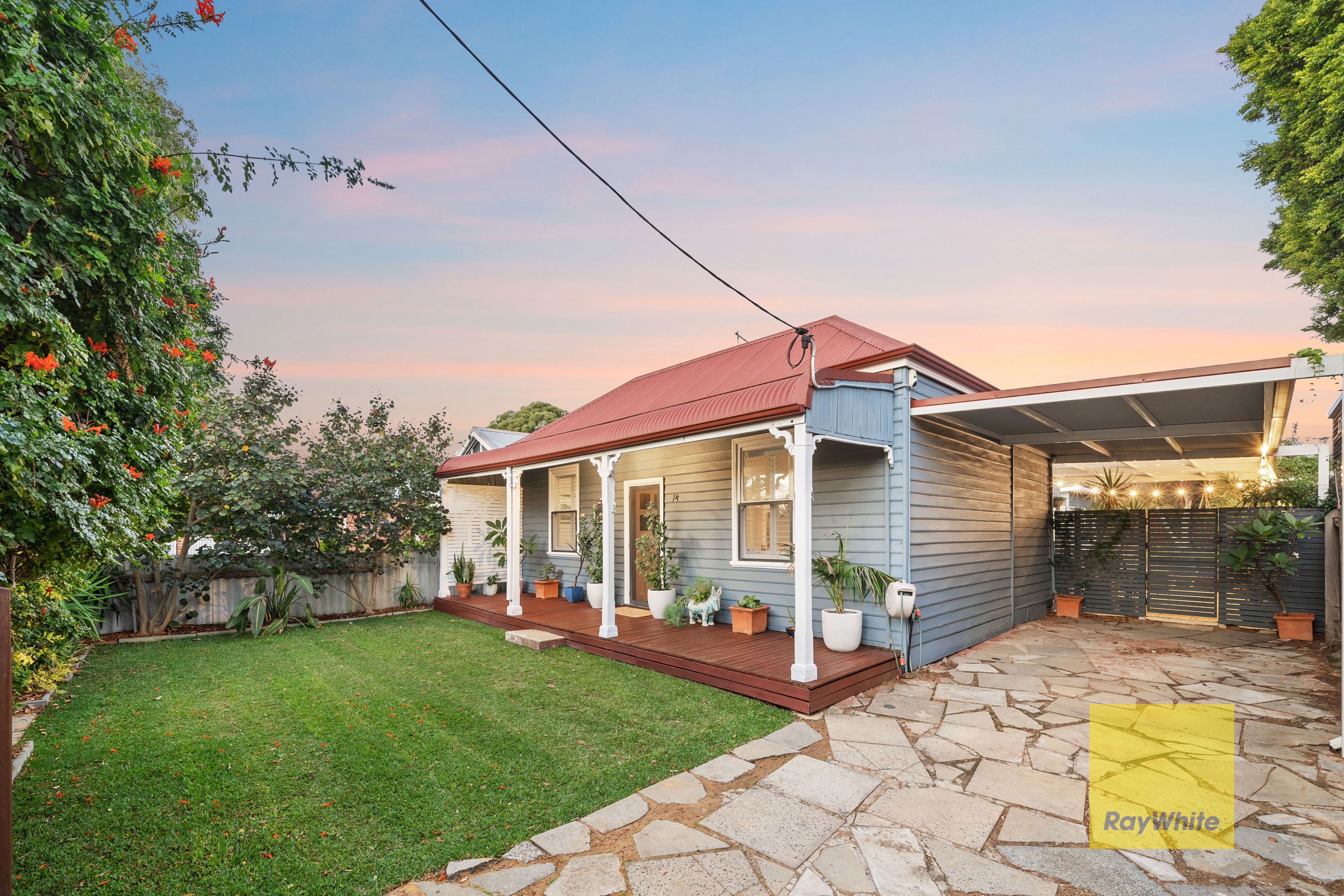 14 Fifth Avenue, Beaconsfield, WA 6162