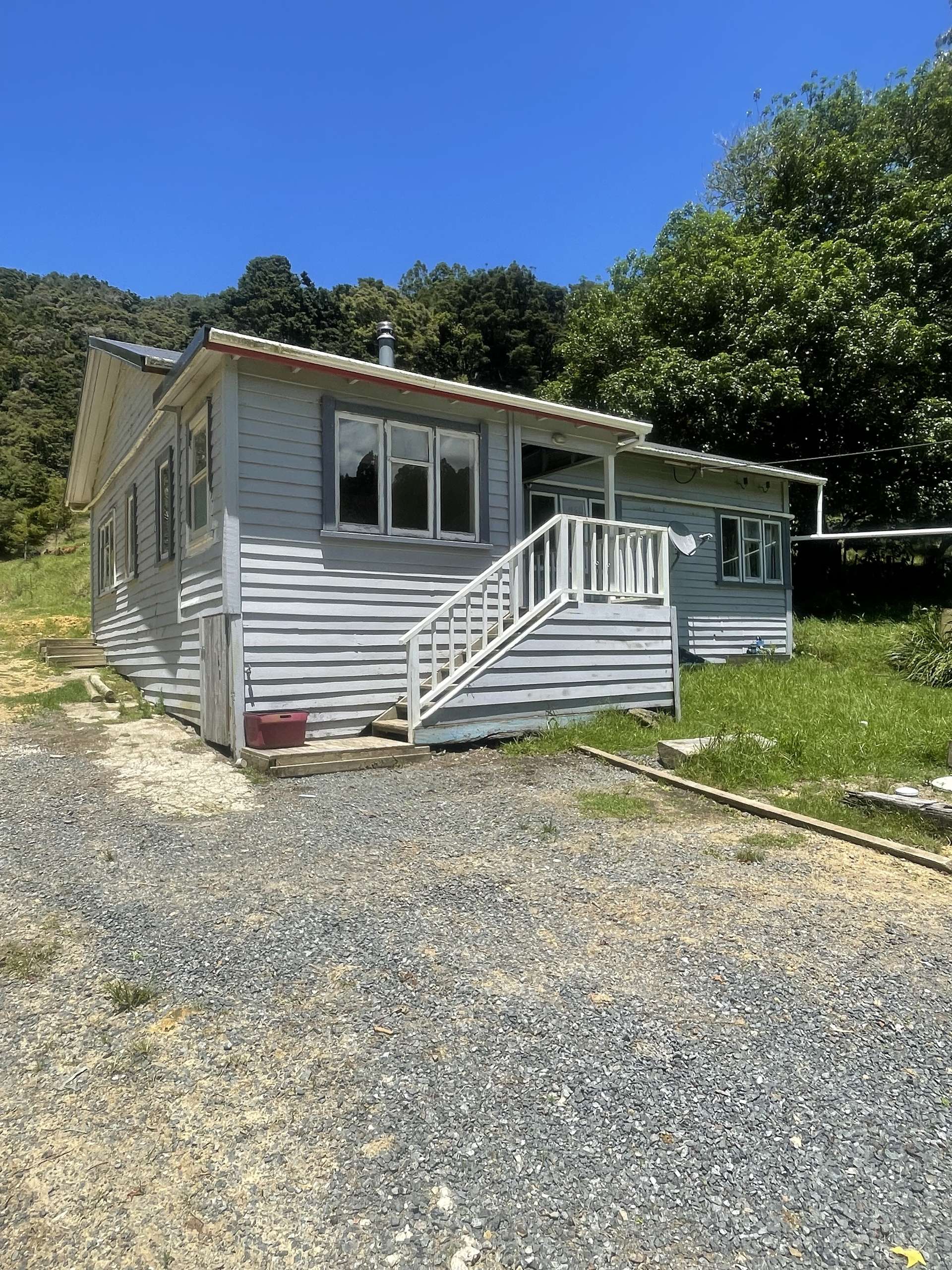 570 Whananaki South Road photo 0