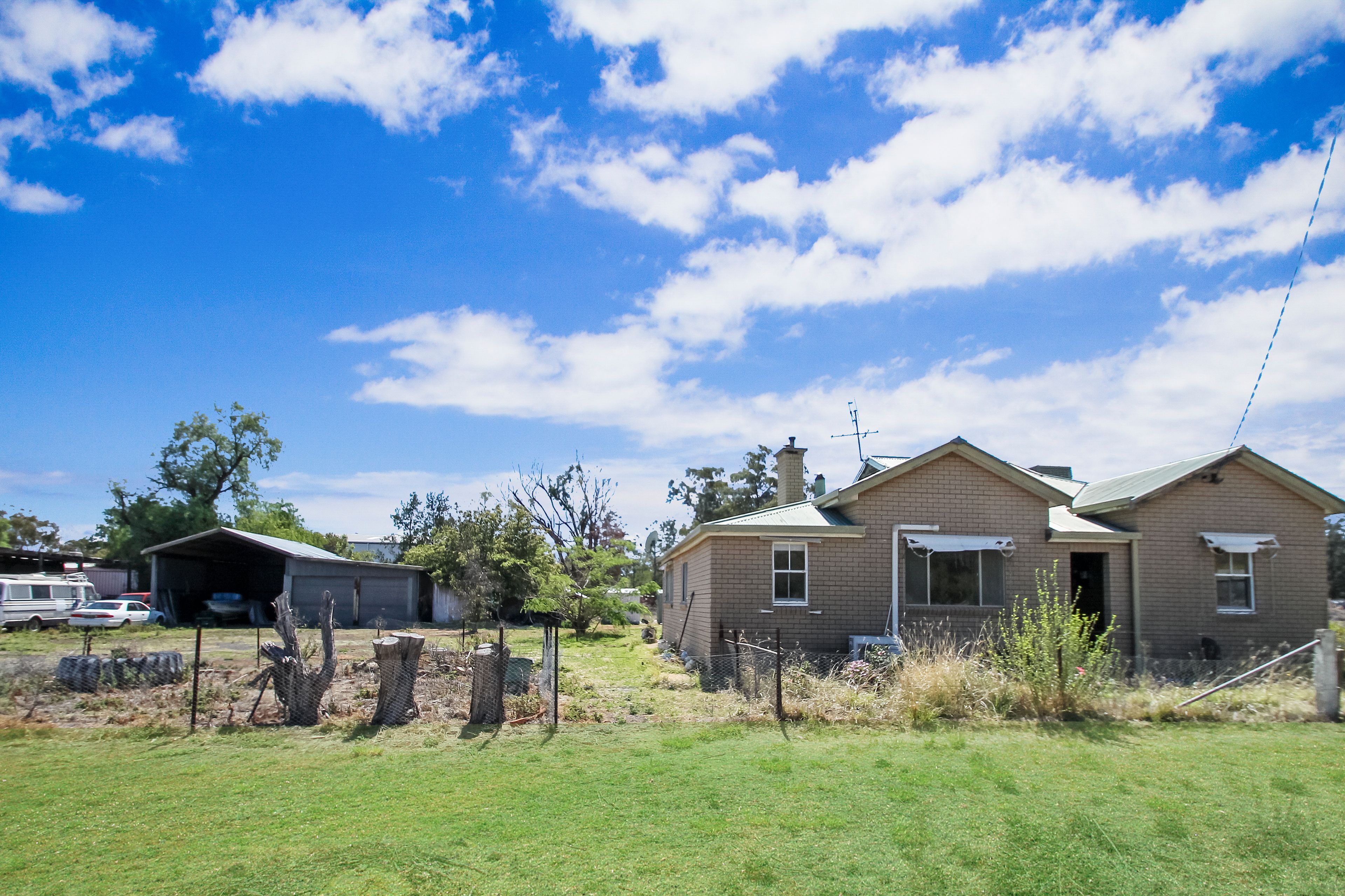 11 Arnold Avenue