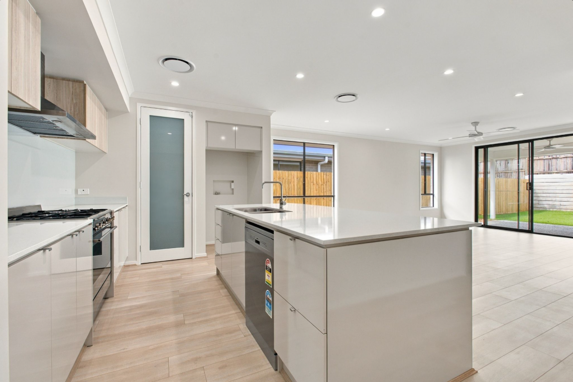 31 Alpine Crescent, Morayfield, QLD 4506