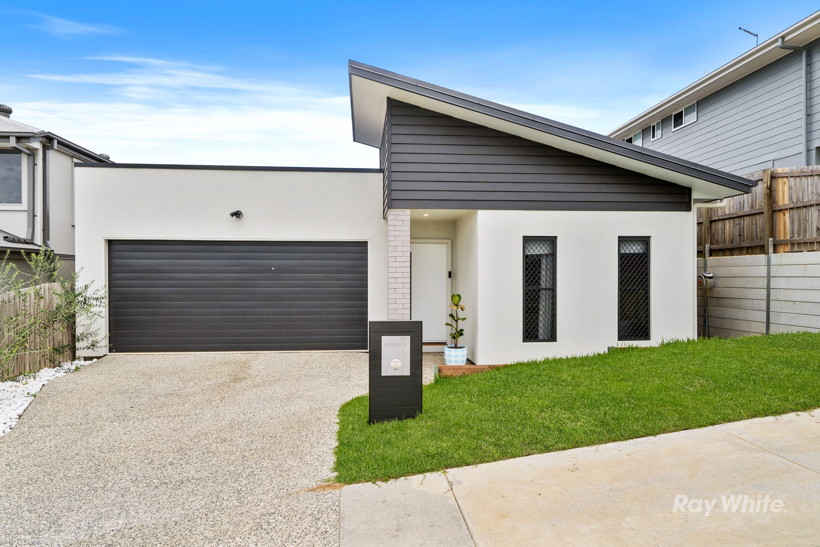 32 Bolte Street, SPRING MOUNTAIN, QLD 4300
