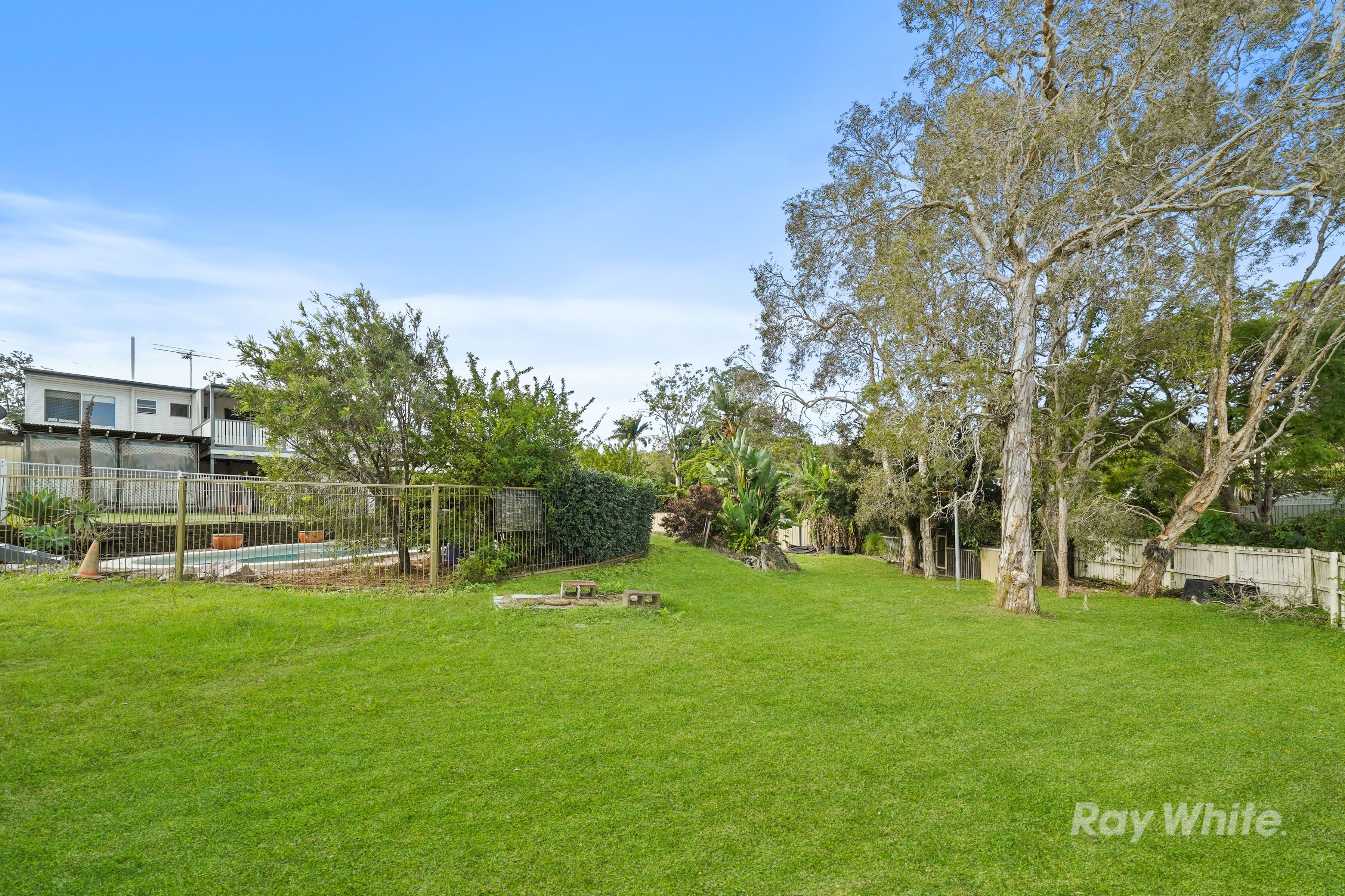 13 Sylvia Street — photo 11 of 14