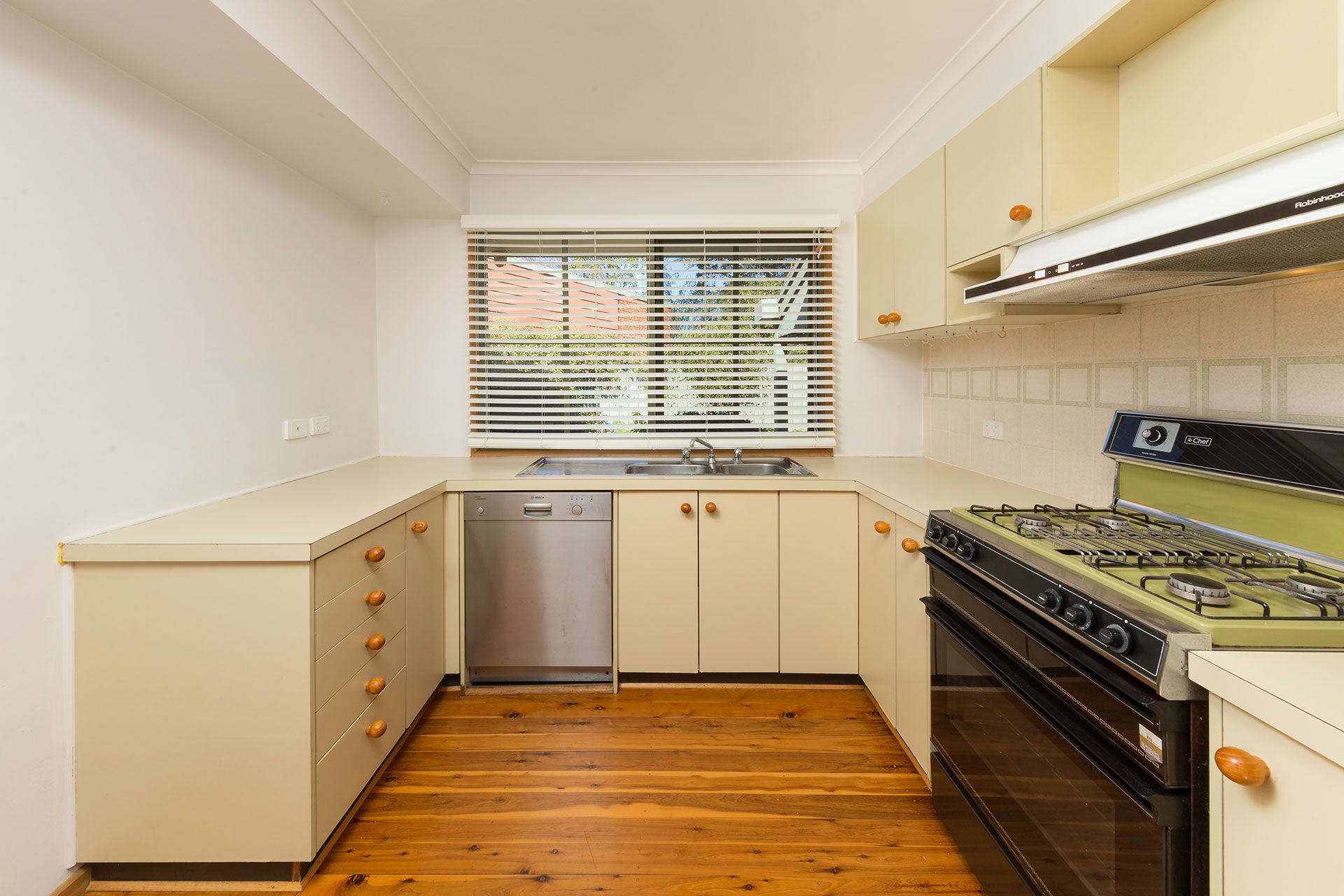 2/377 Woodstock Court, East Albury, NSW 2640