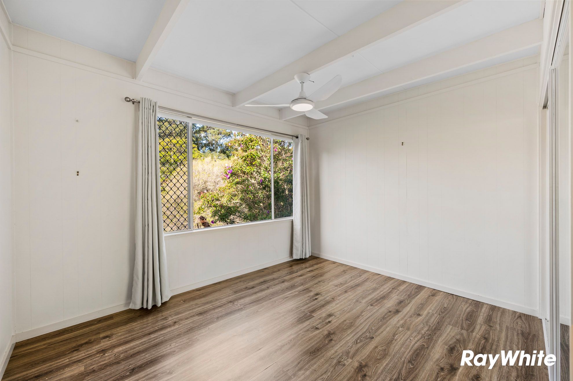 35 Derribong Avenue — photo 6 of 10