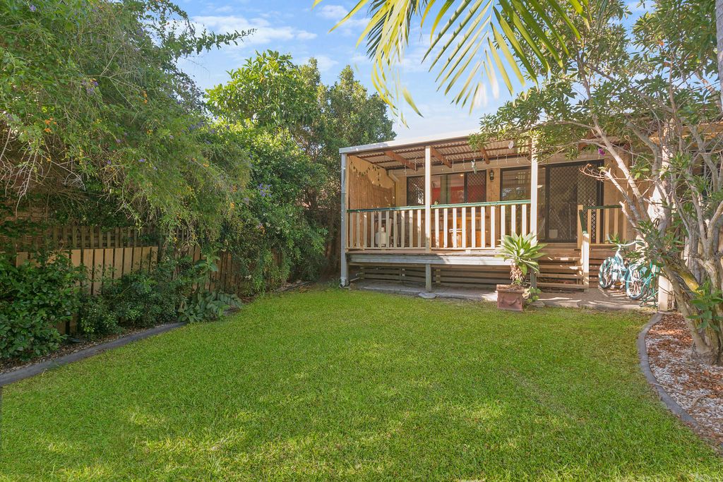1/24 Terrigal Crescent, Southport, QLD 4215