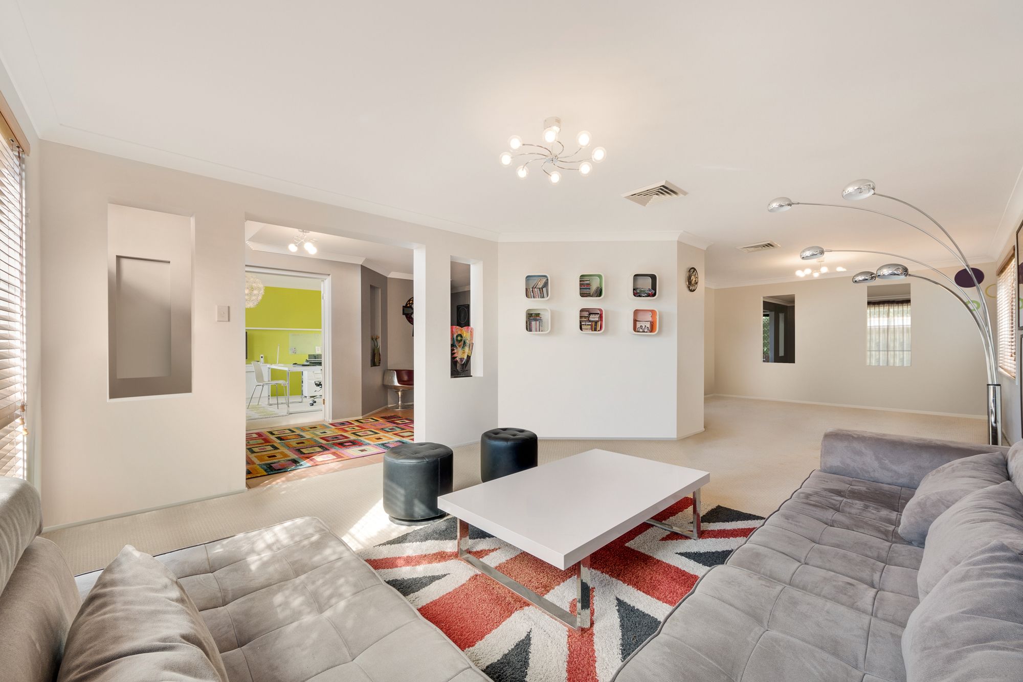 86 Downes Crescent, Currans Hill, NSW 2567