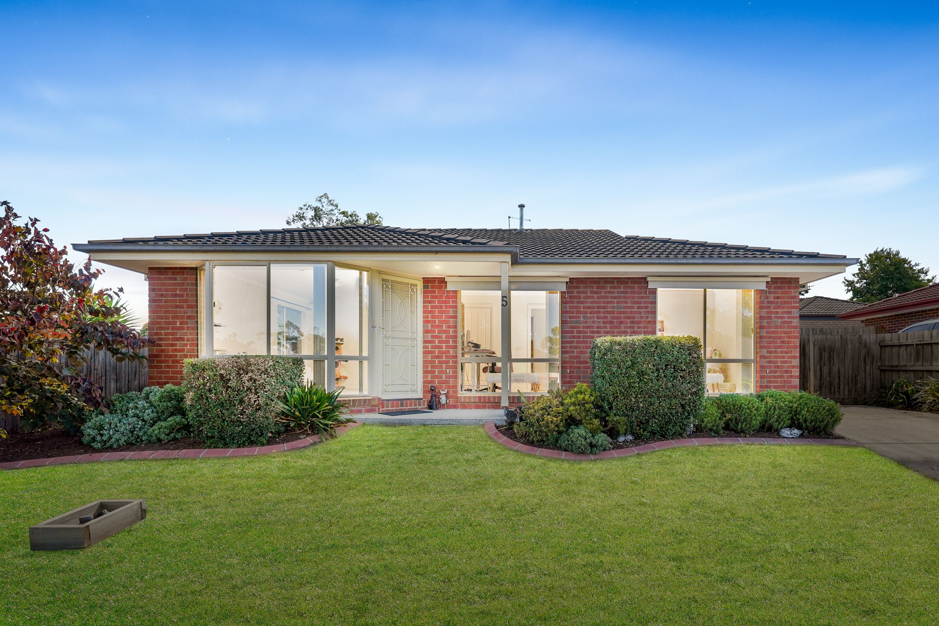 5 Riviera Drive, Pakenham VIC 3810