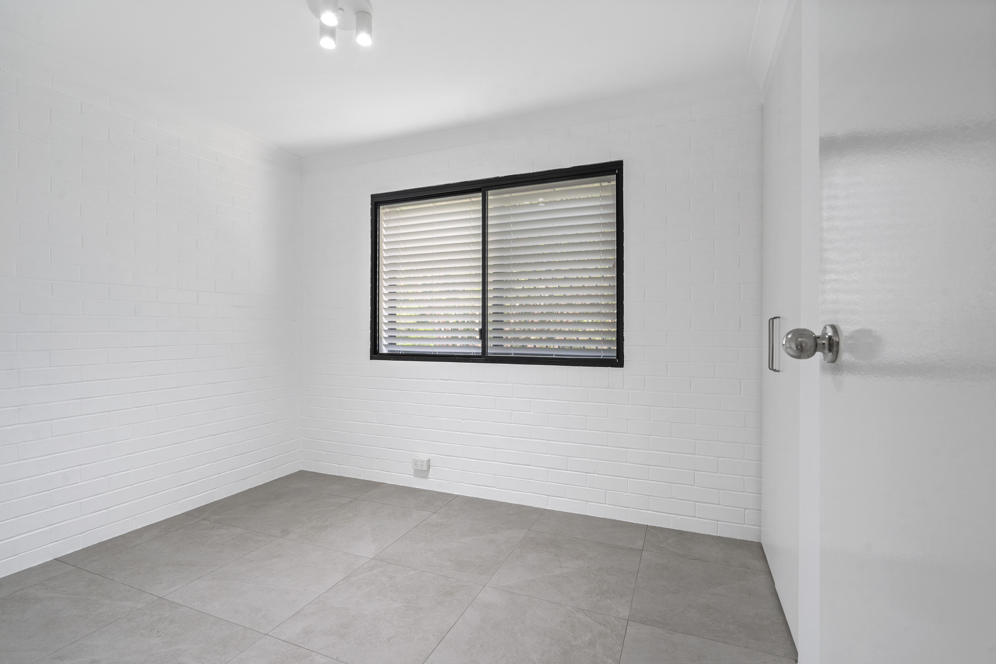 1/32 Grasspan Street — photo 5 of 16