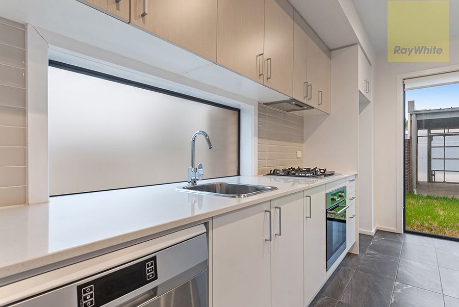 1 Strata Walk, GREENVALE, VIC 3059