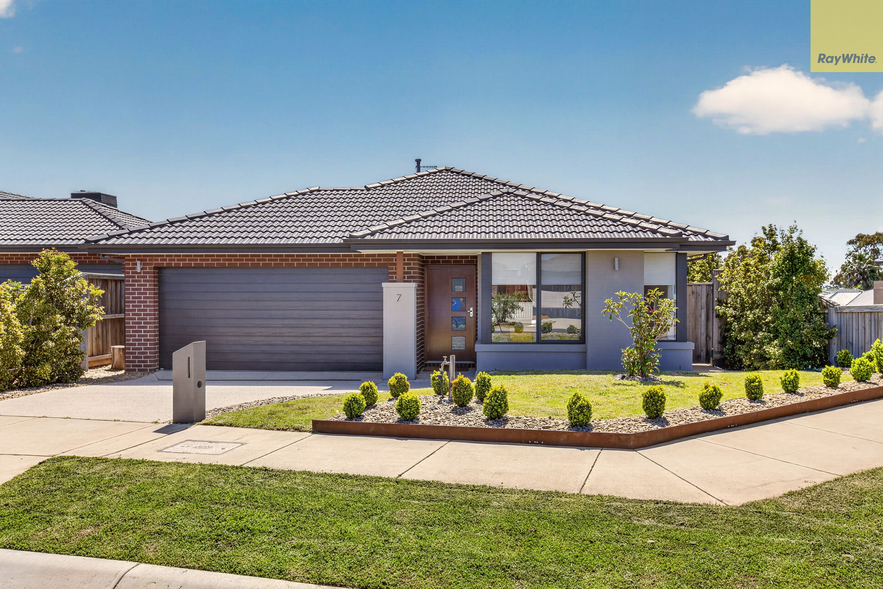7 Pinnacle Point Road — photo from Ray White Bacchus Marsh