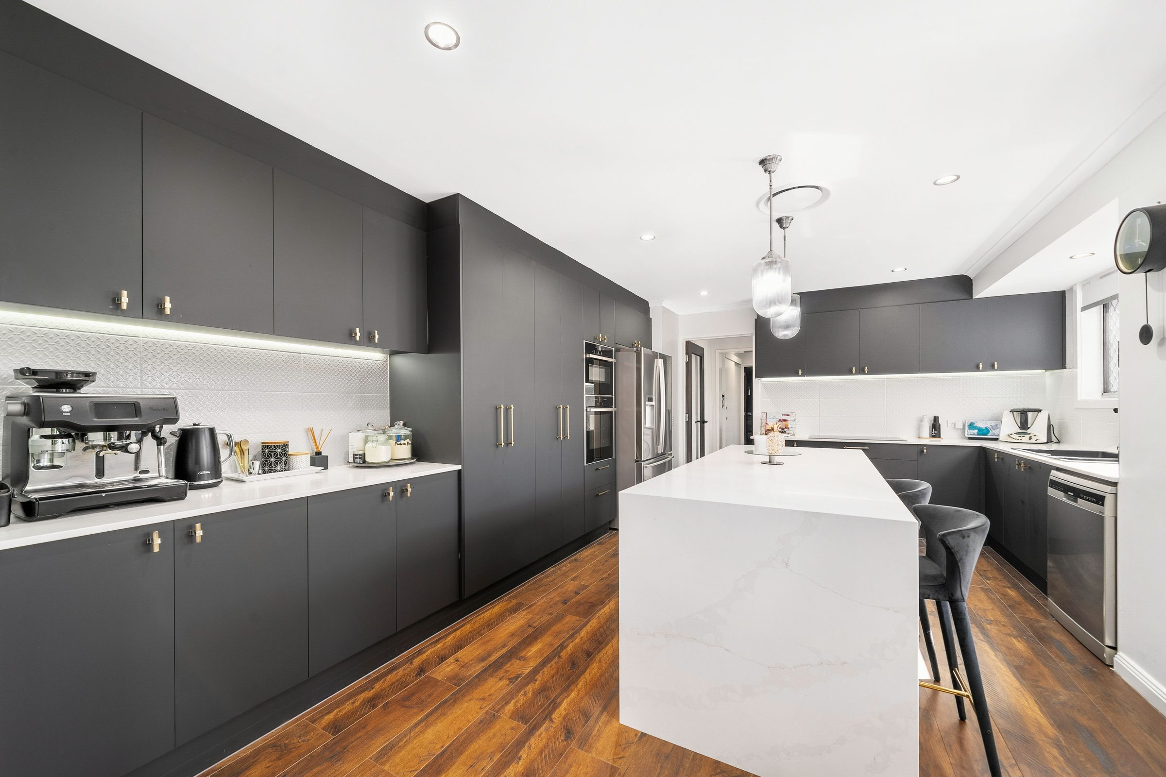 2 La Salle Drive, Newport QLD 4020