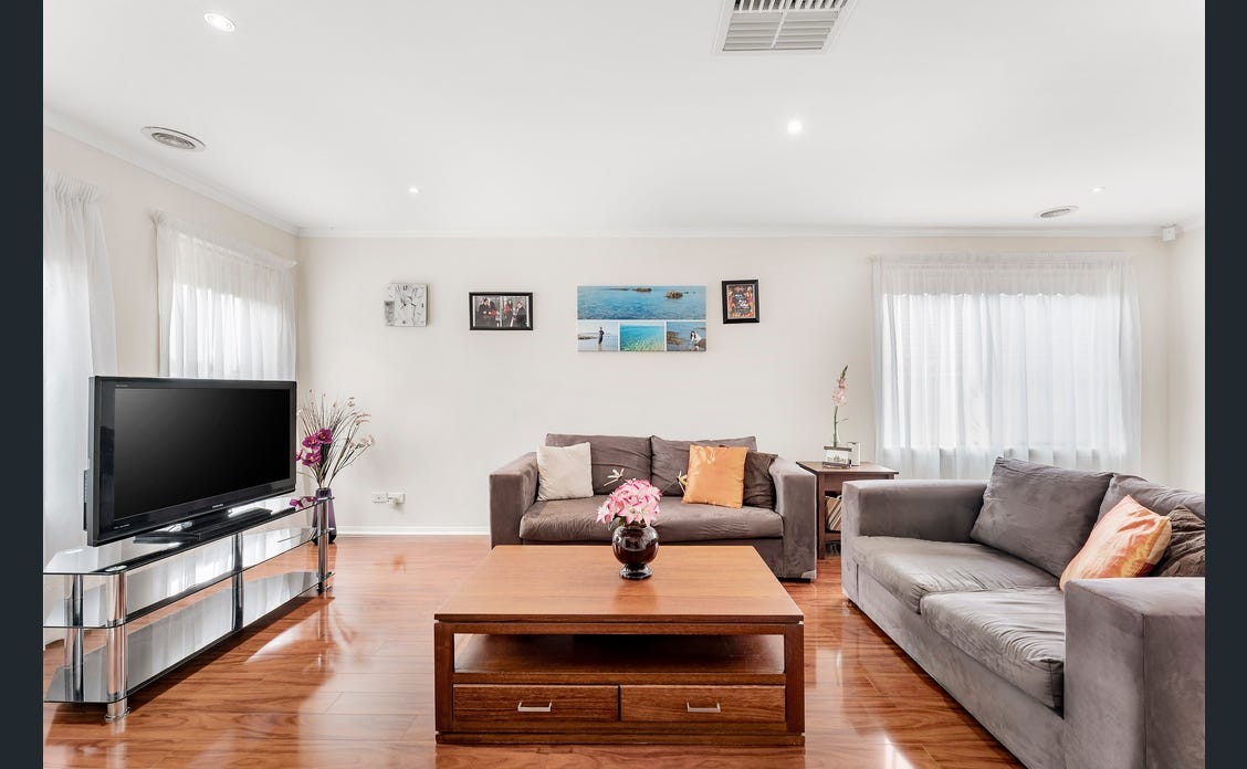 11 Outcrop Crescent, South Morang, VIC 3752