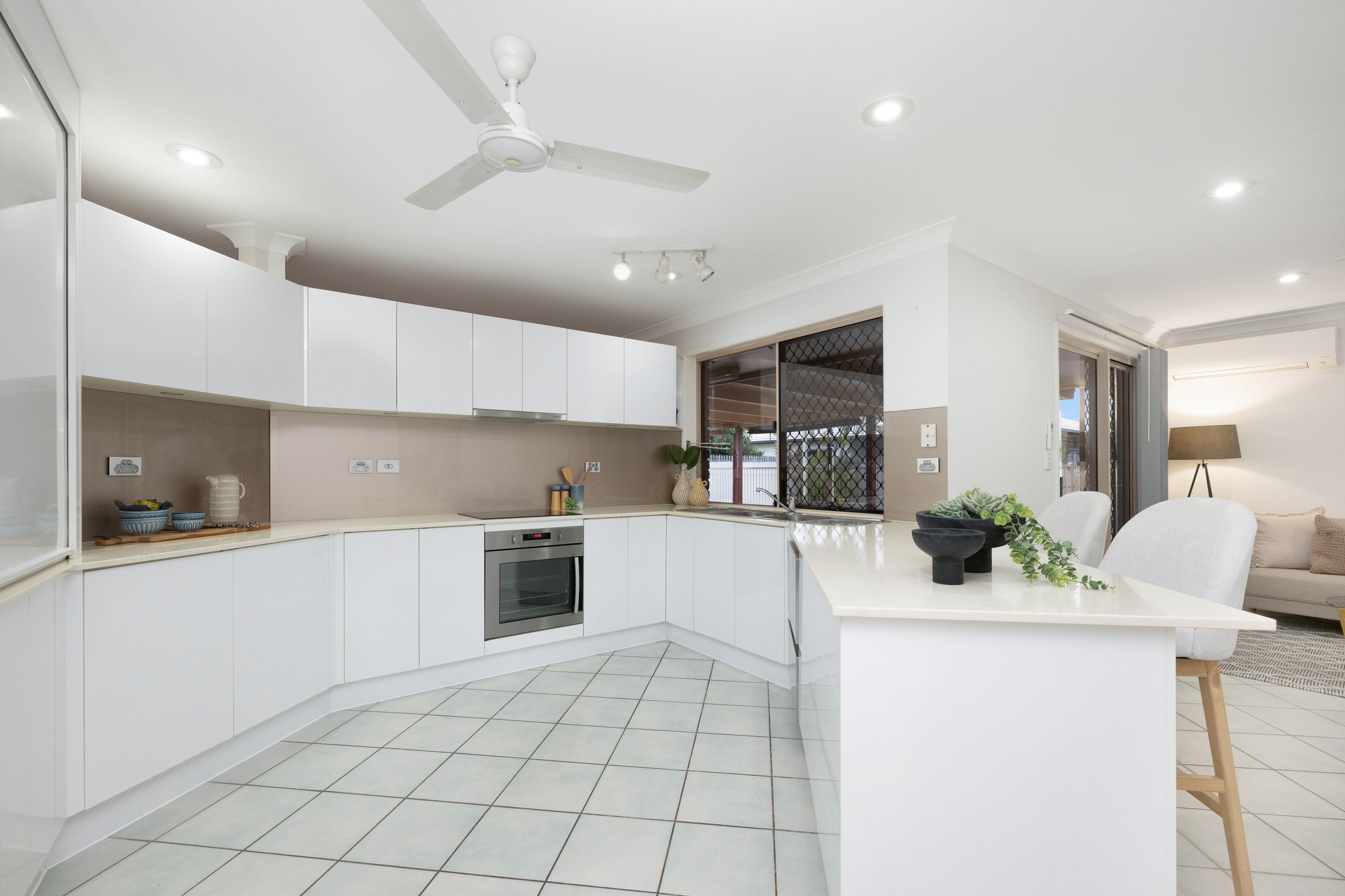 21 Seldon Place — photo 6 of 15