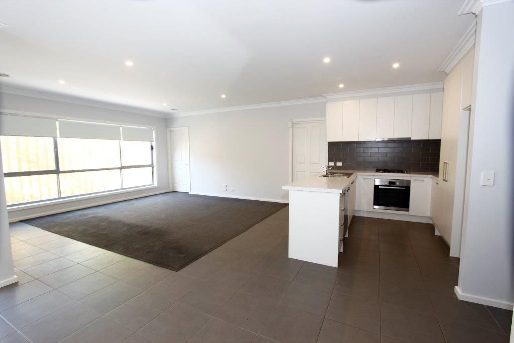 2/18 Summit Avenue, Belmont, VIC 3216