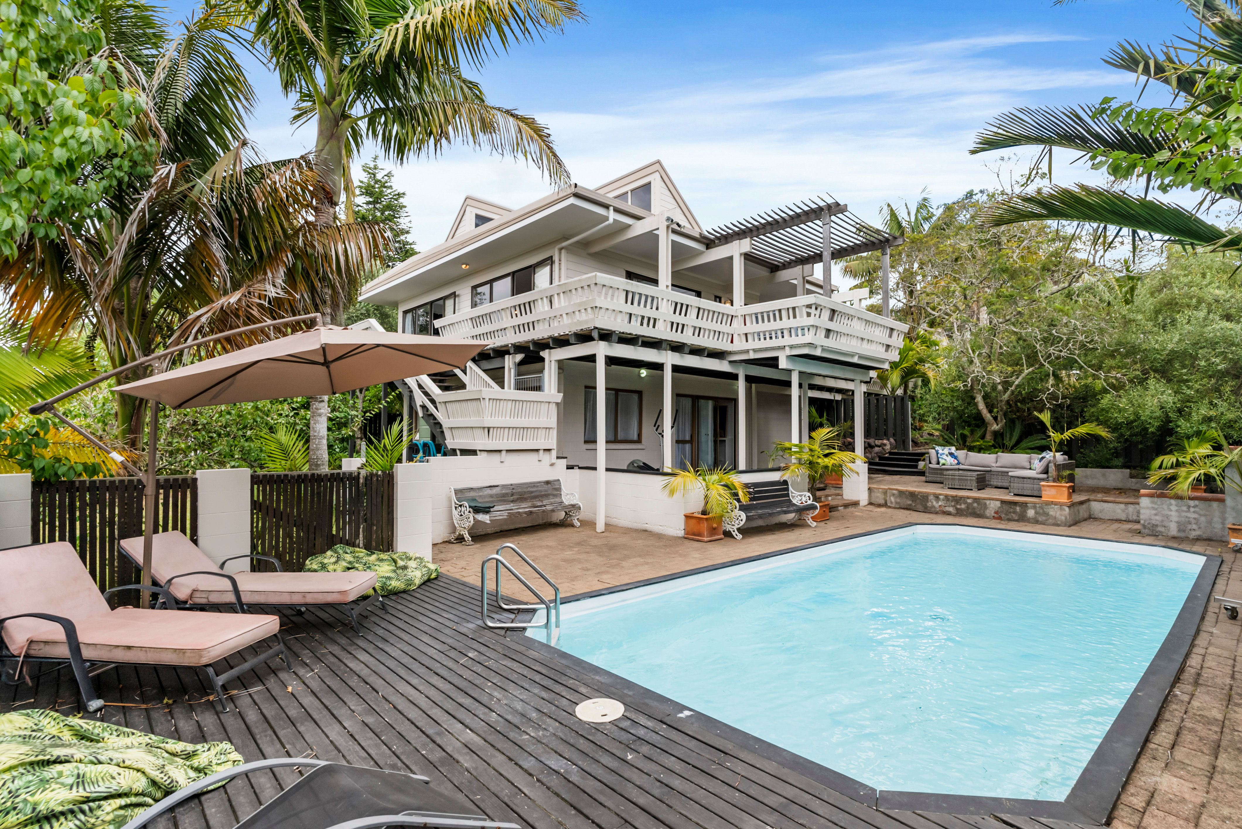 1/61 Haseler Crescent, Mellons Bay, Manukau City