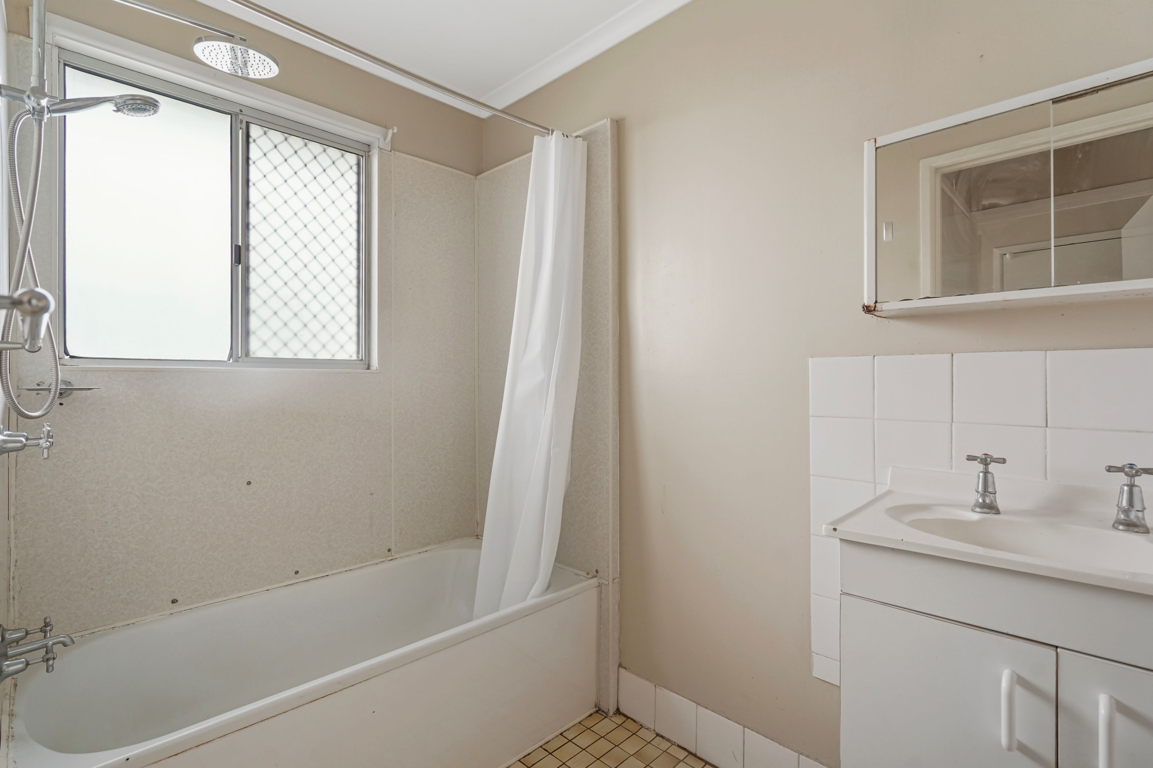 33 Phyllis Street — photo 10 of 23