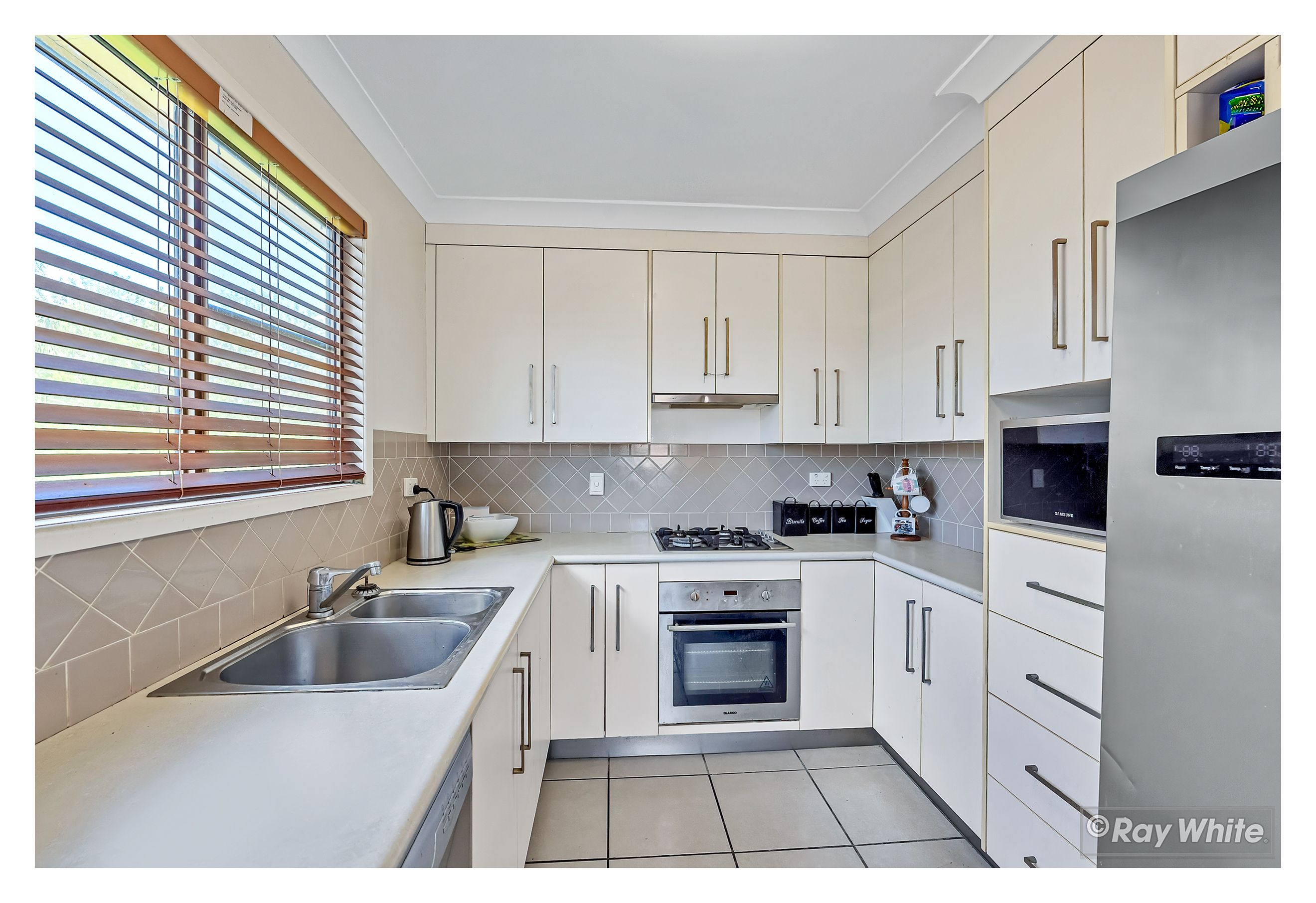 32 Barrett Street, Norman Gardens, QLD 4701
