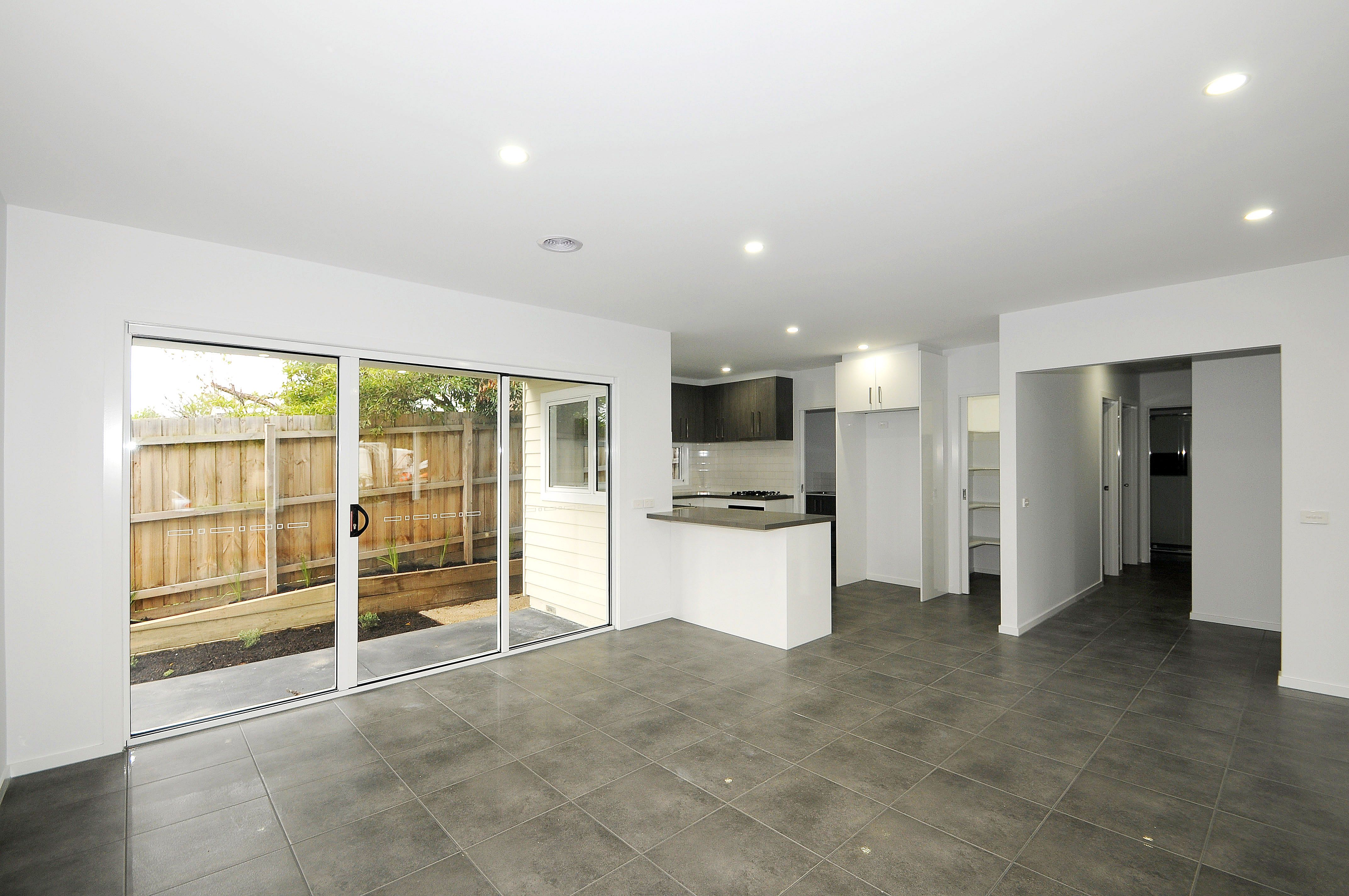 2 Gulwa Avenue, Frankston East, VIC 3199