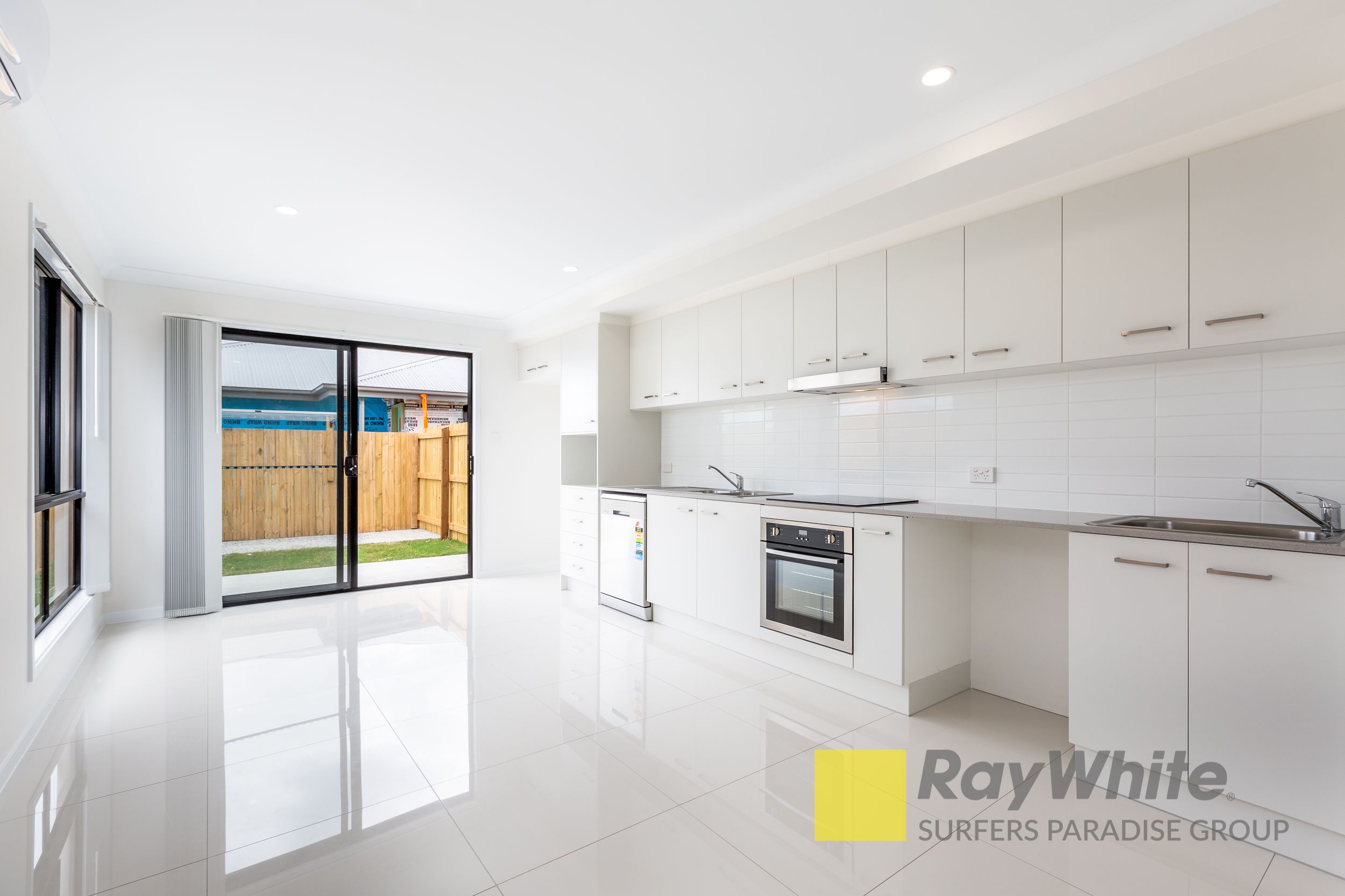 2/13 Mount Crosby Street, Park Ridge, QLD 4125
