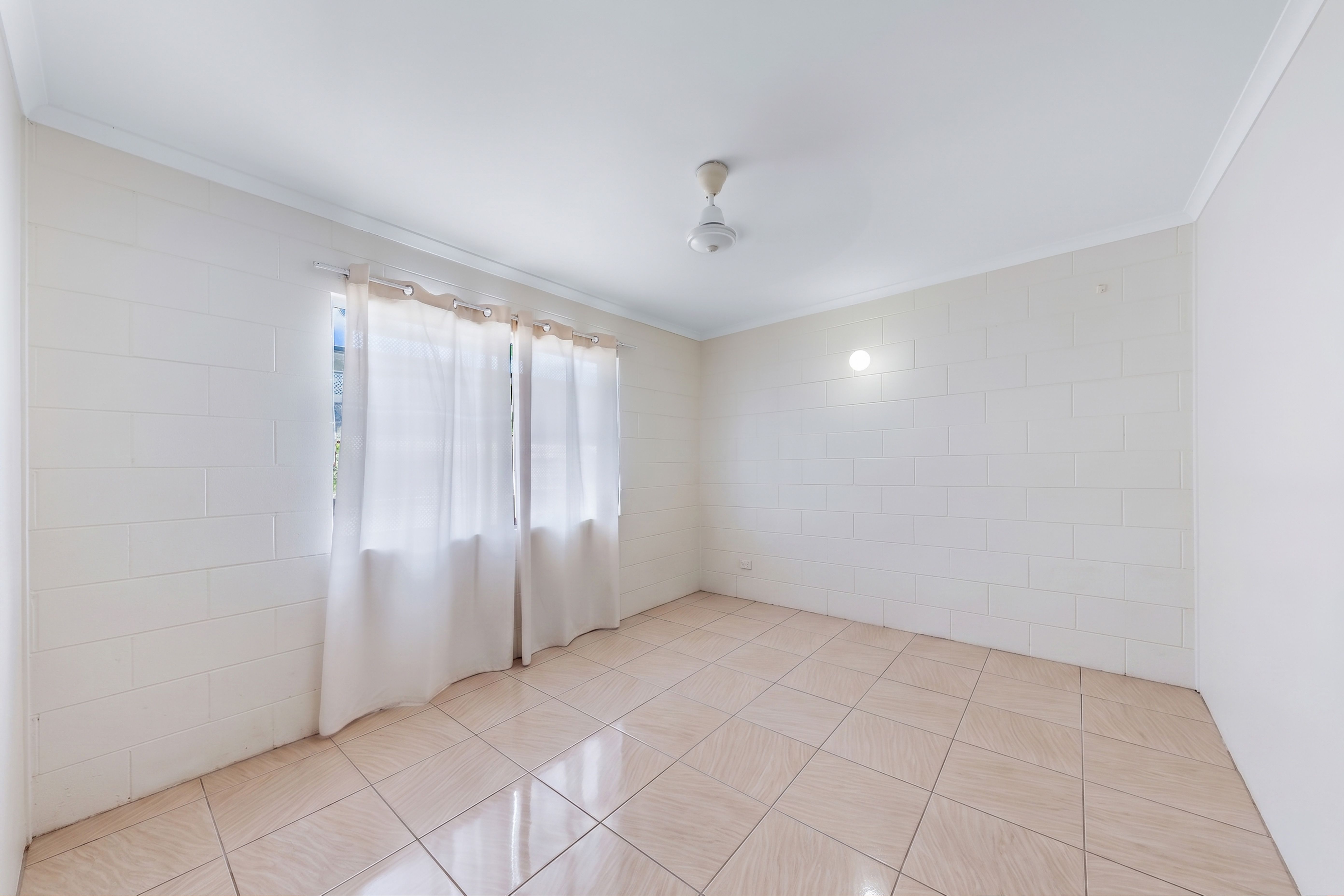 39/3 Eshelby Drive — photo 8 of 11