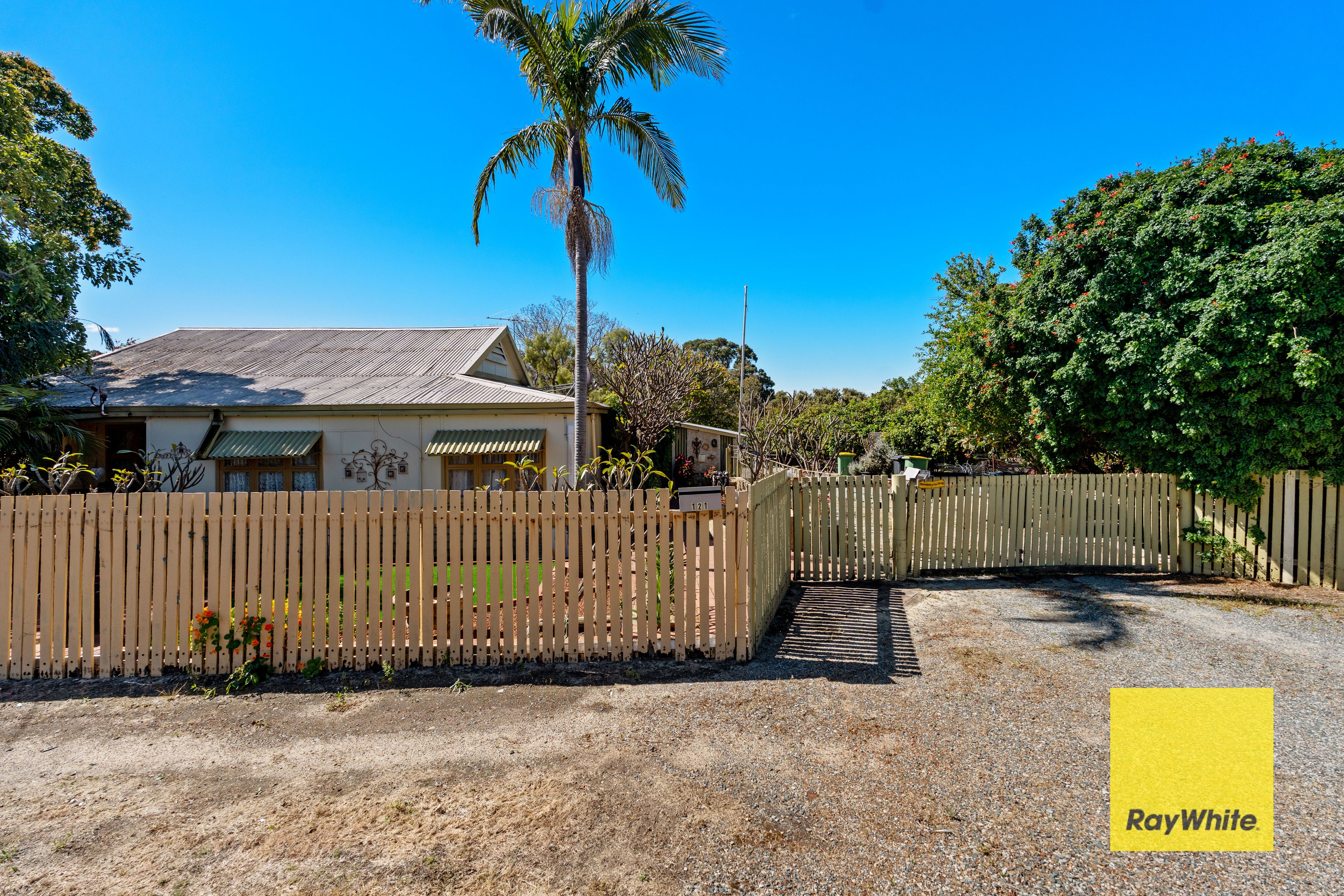 121 FREMANTLE Road, Gosnells, WA 6110