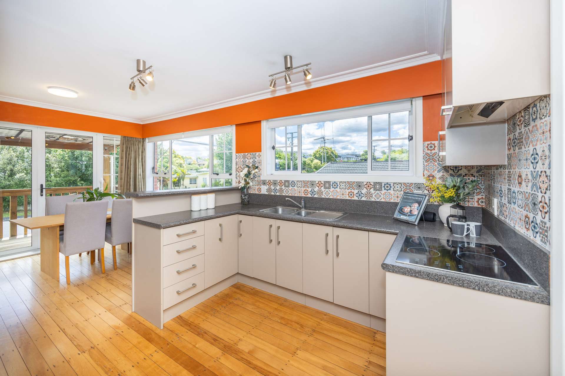 31 Mitcham Avenue photo 14
