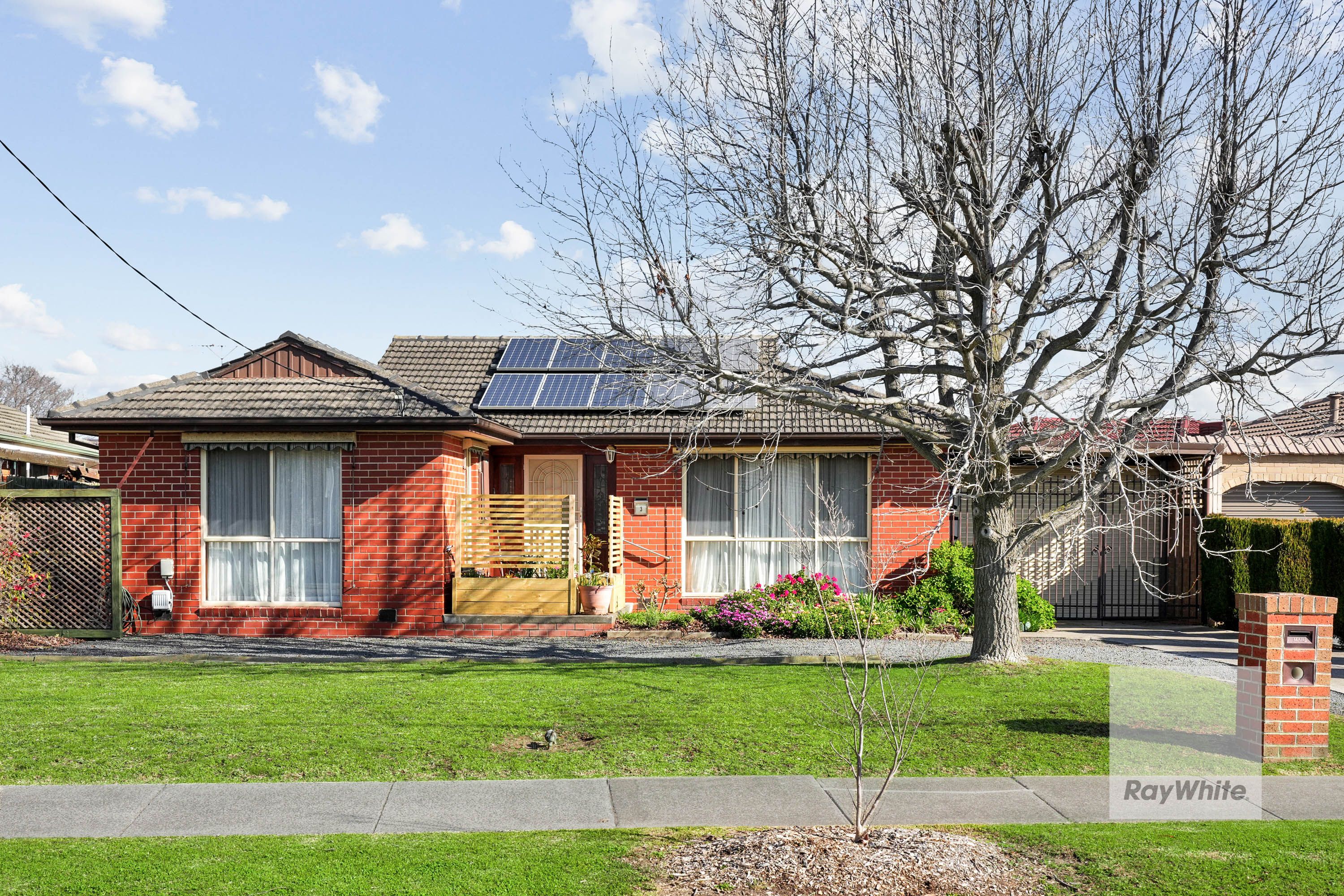 3 Rylandes Drive, Gladstone Park, VIC 3043