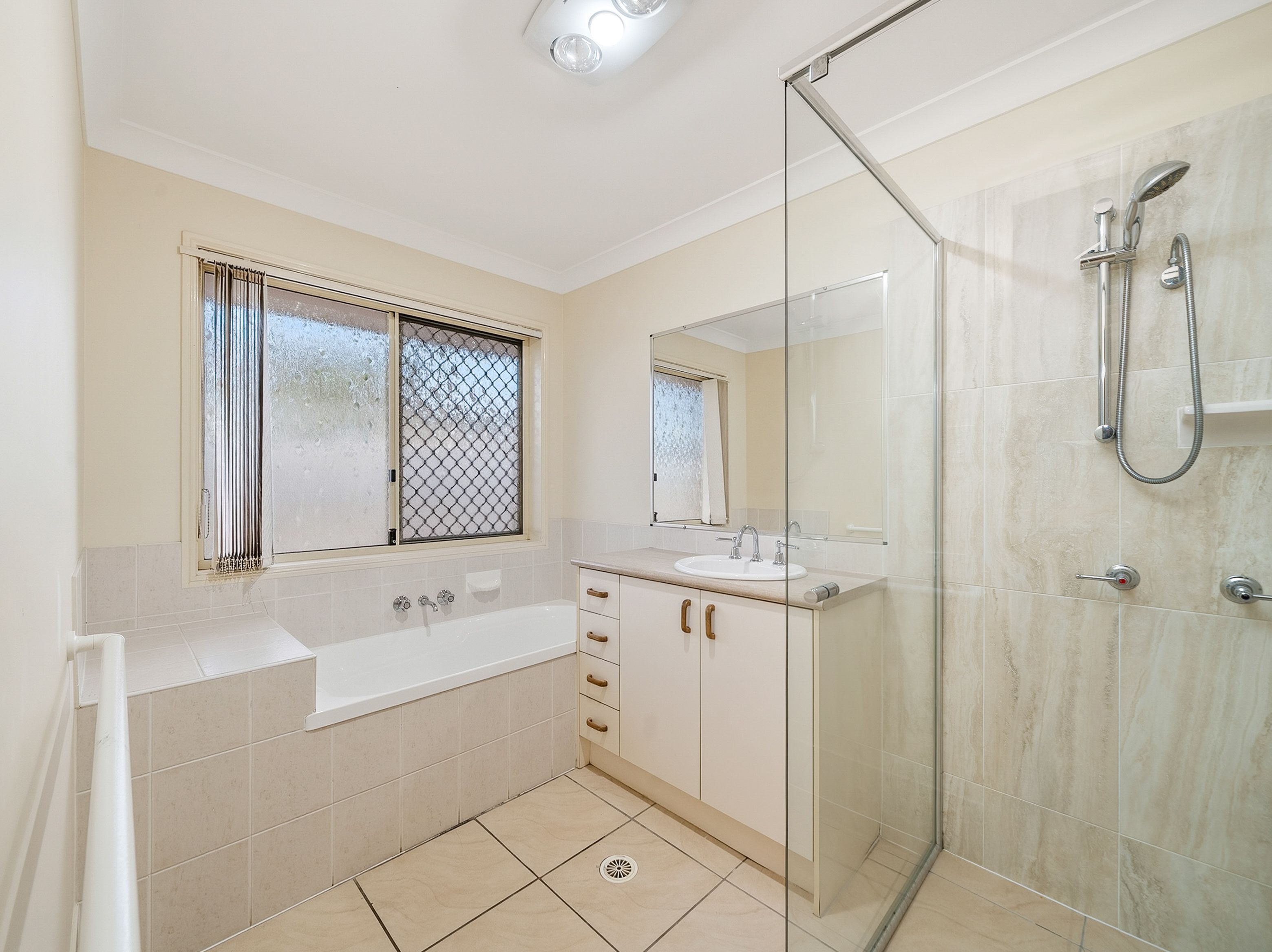 6 Chilton Crescent — photo 18 of 20