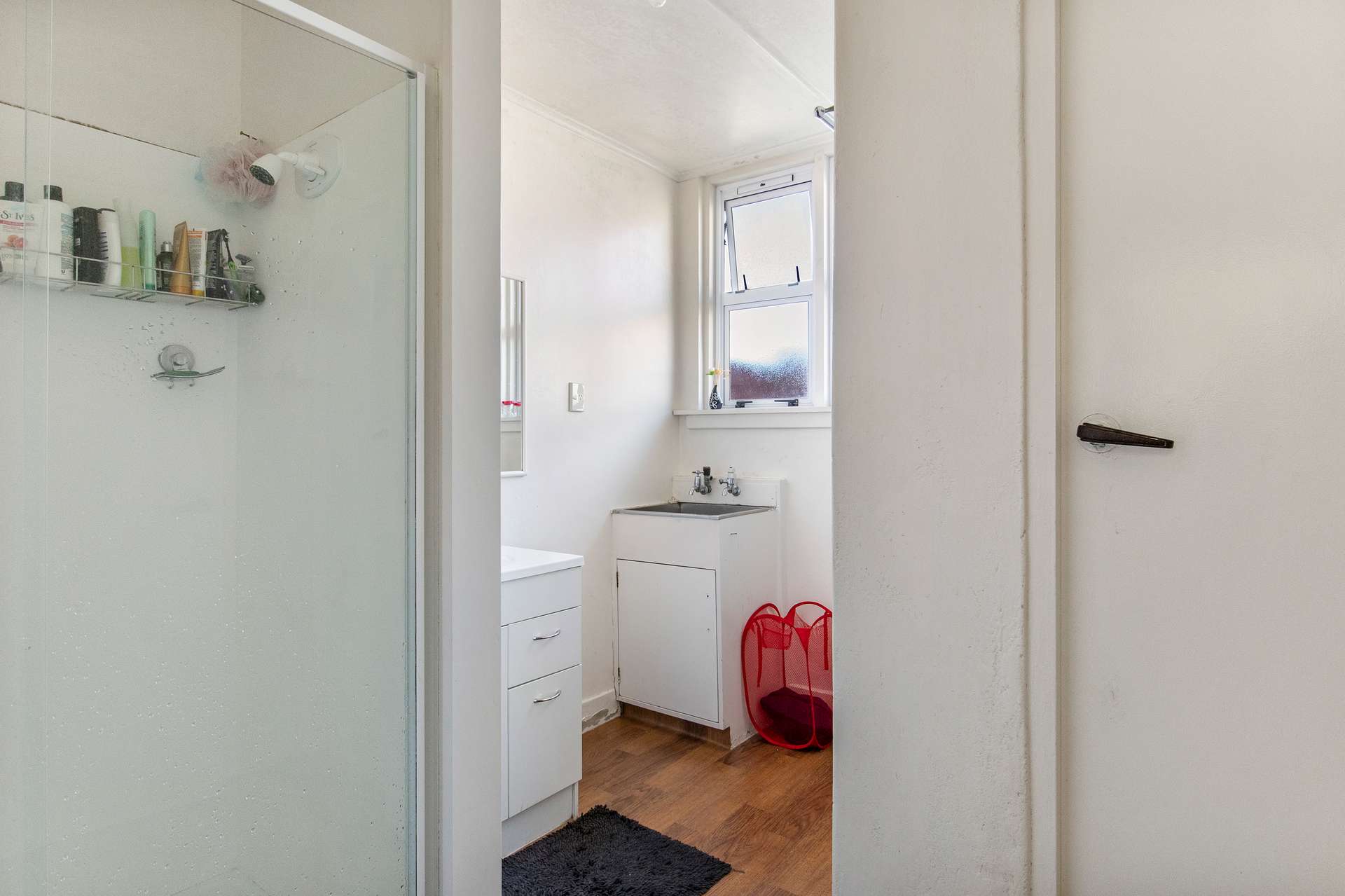 2/131 Carruth Road photo 4
