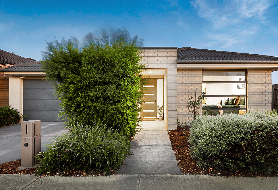 12 Jasmine Grove, Officer VIC 3809