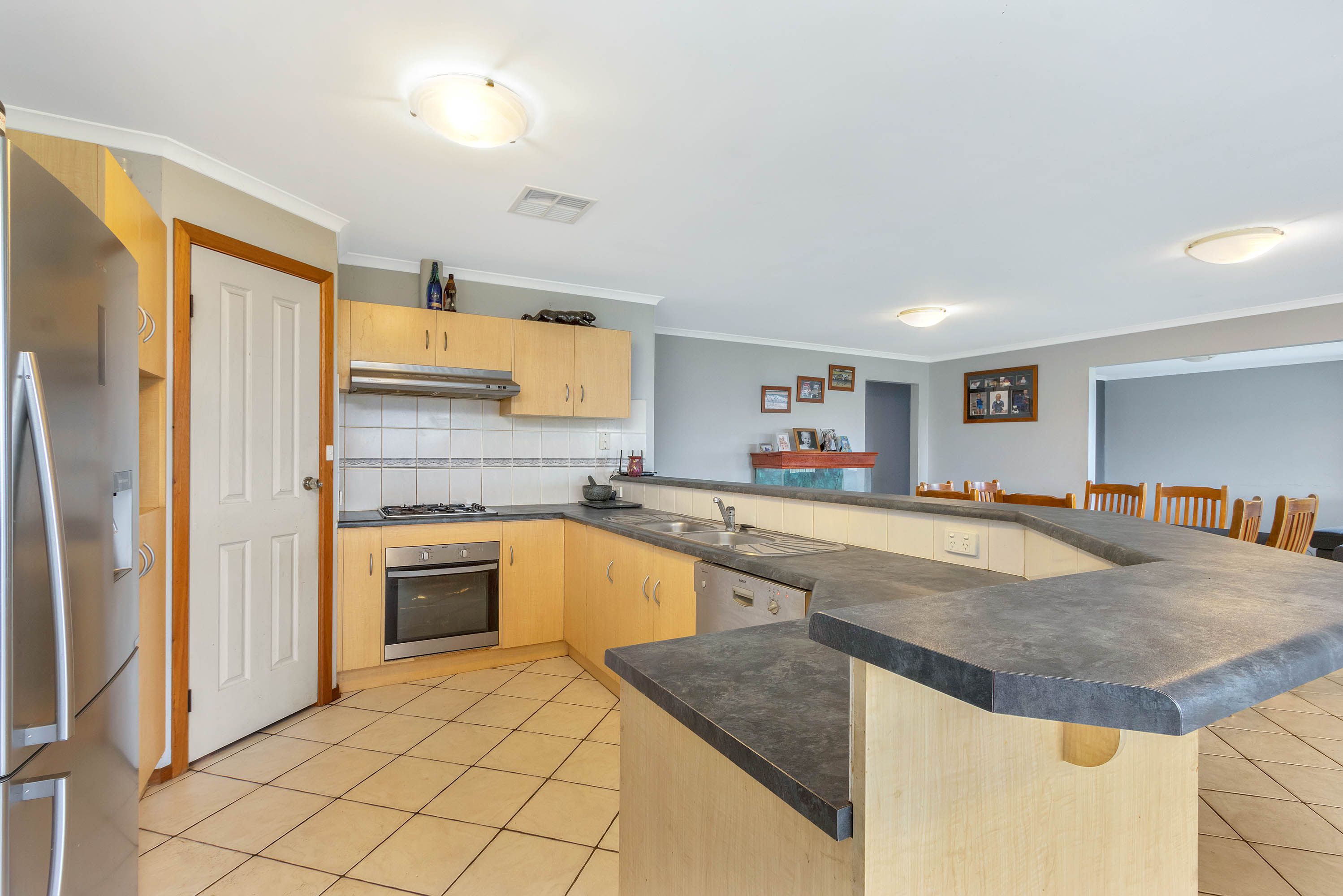 6 Katherine Crescent, Craigmore, SA 5114