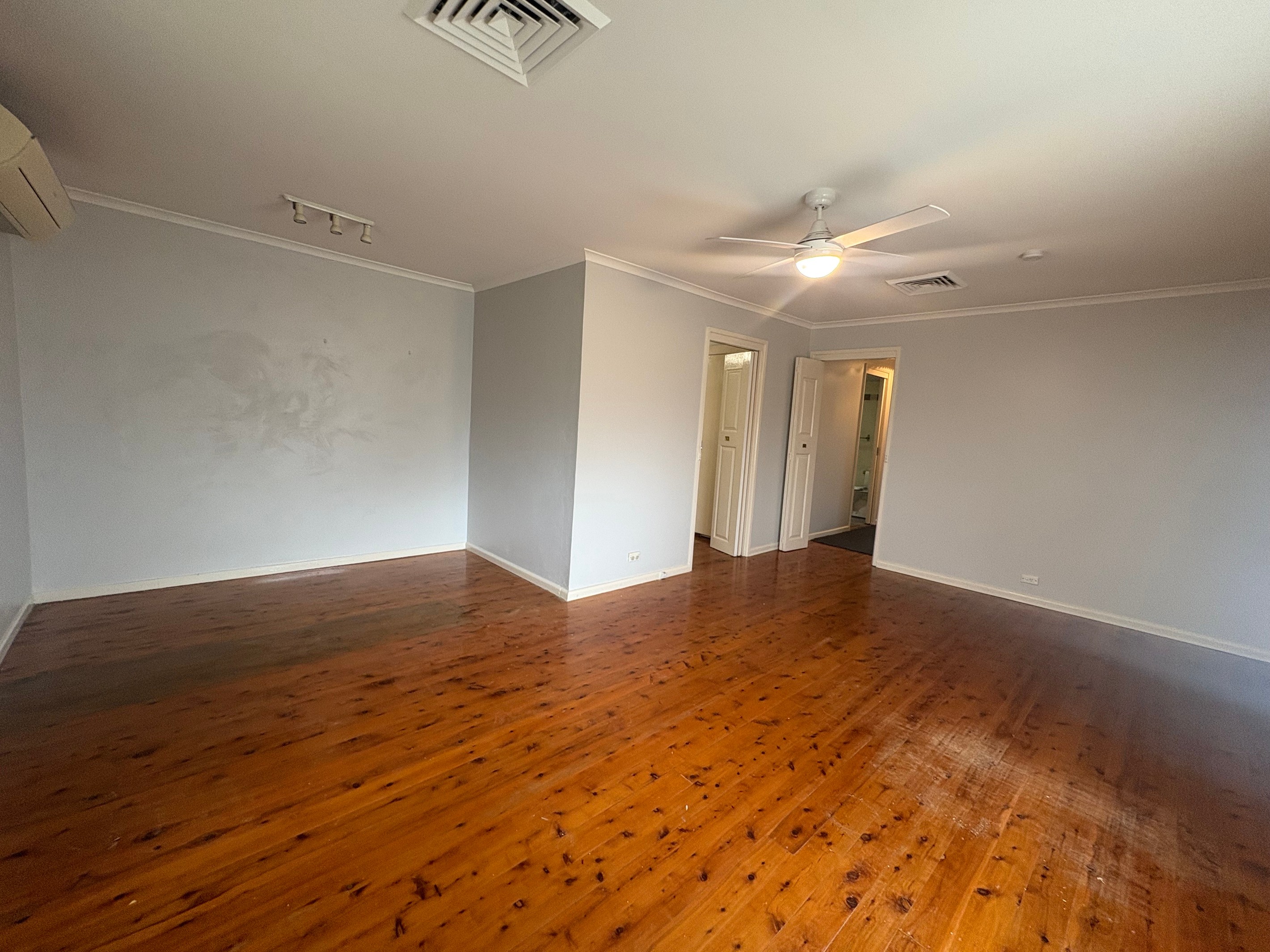 15 McCartney Crescent, St Clair, NSW 2759