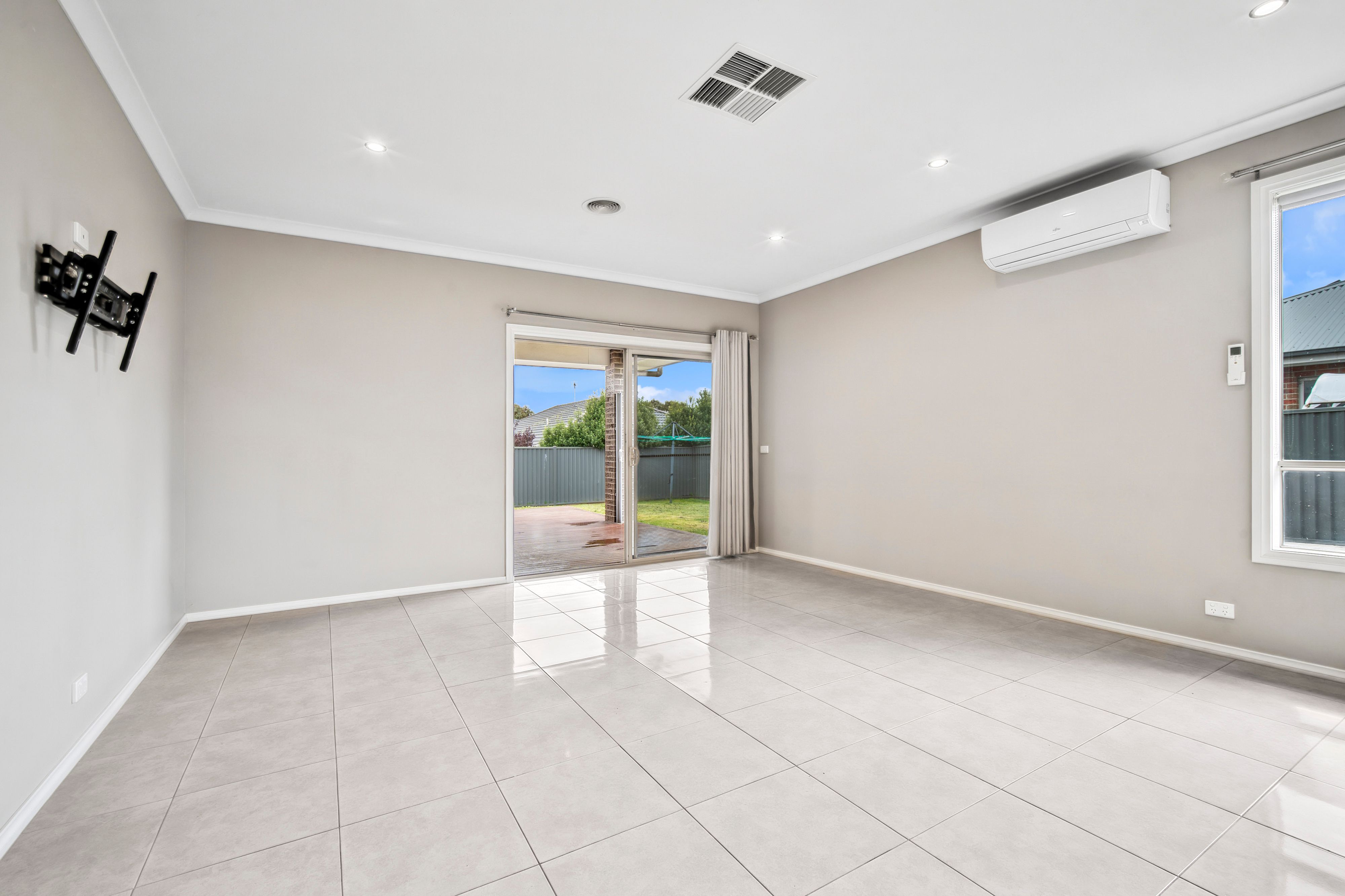 14 Pengelly Road — photo 6 of 17