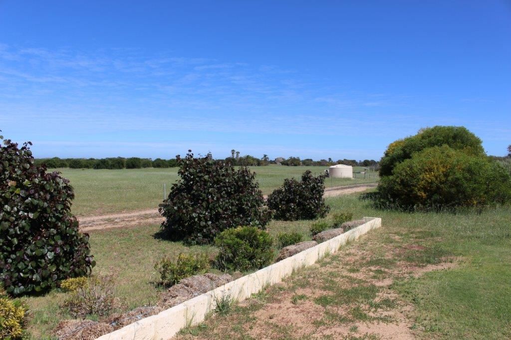 112 Loxton Drive, Bookara, WA 6525