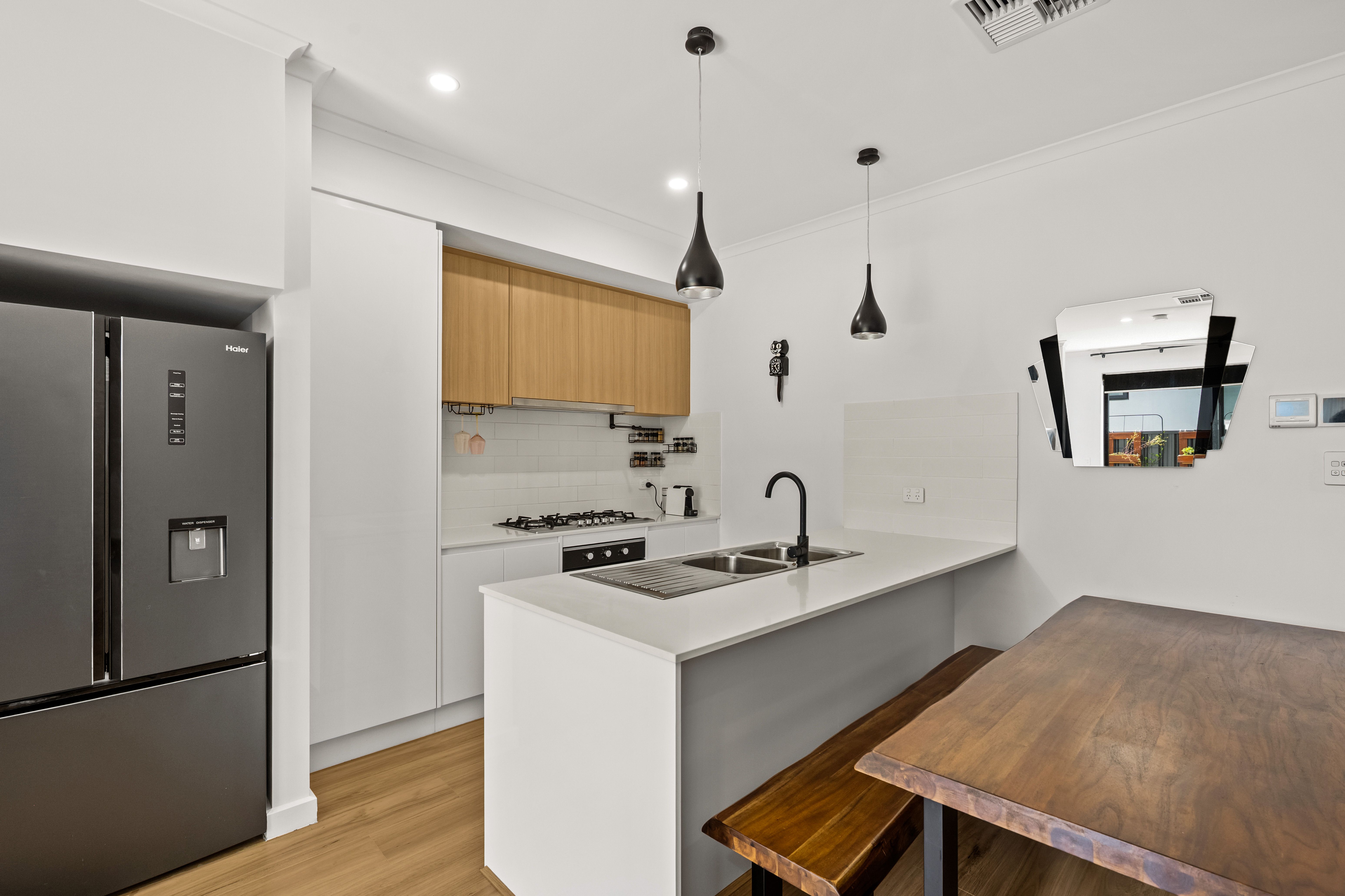 9/3 Hazel Street — photo 5 of 20