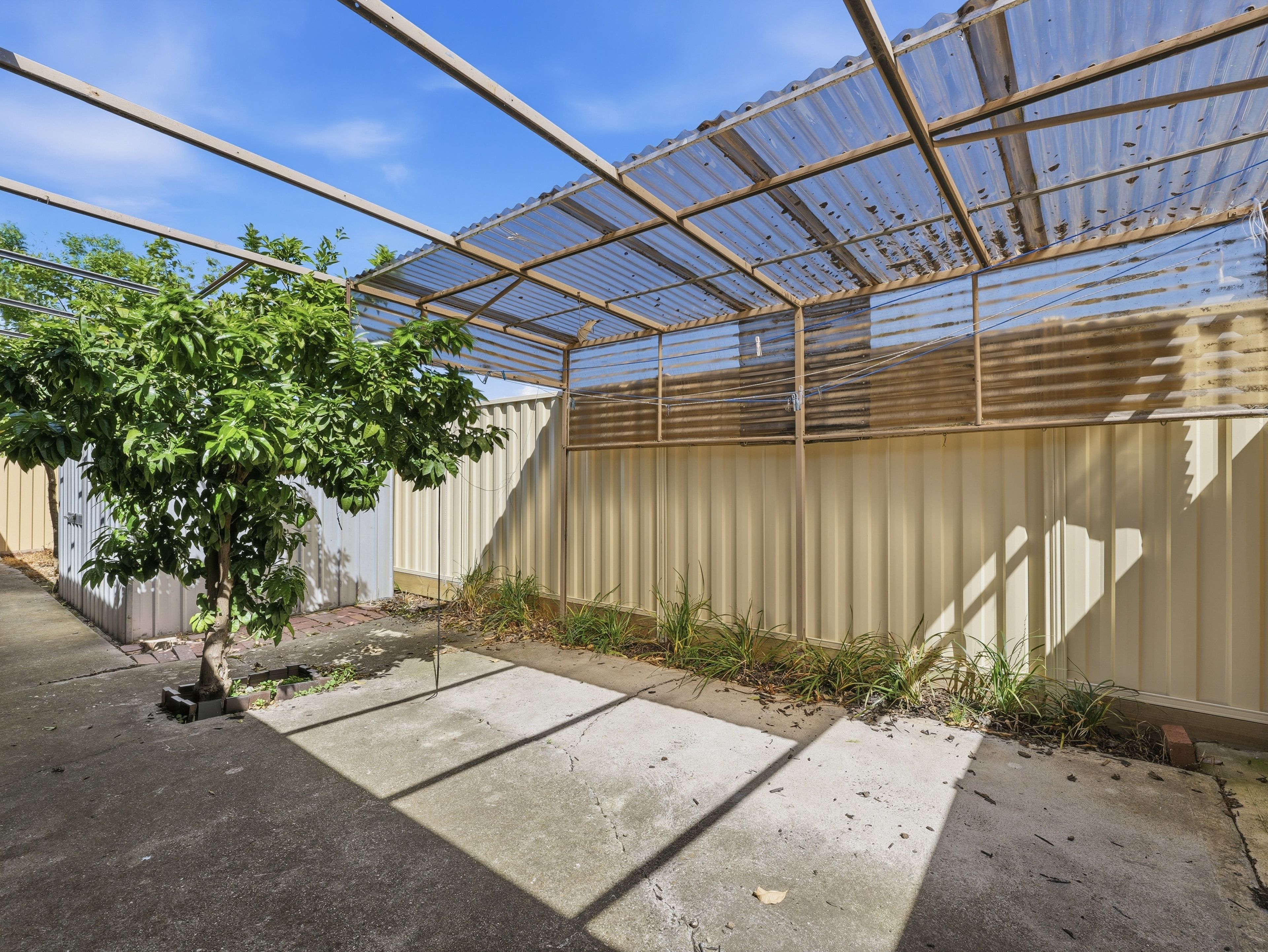 2/21 Reaburn Avenue — photo 15 of 16
