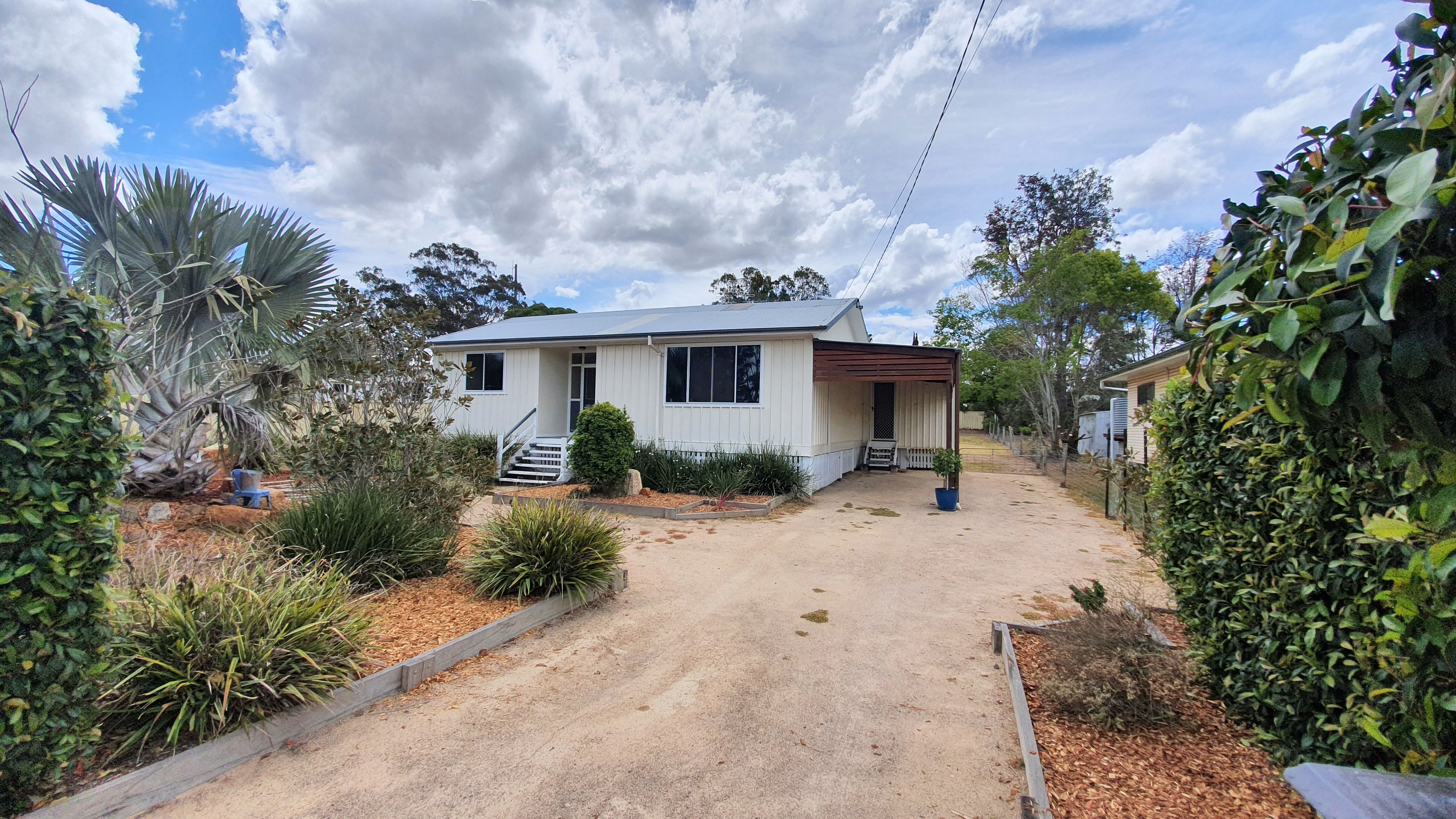 14 James Street, Crows Nest QLD 4355