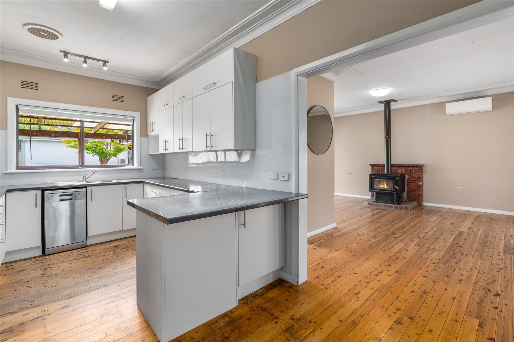 23 Sunset Point Drive, Mittagong, NSW 2575