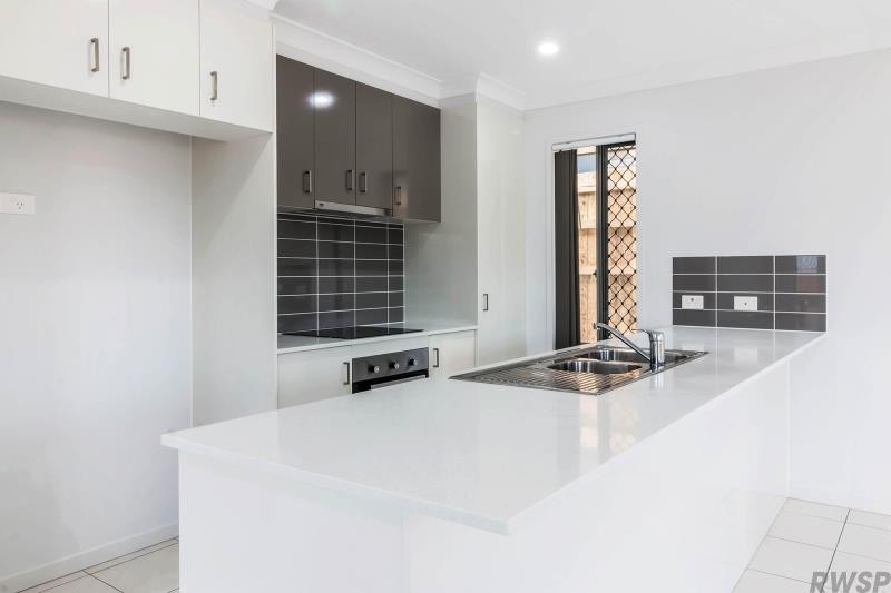 34 Falcon Street, Redbank Plains, QLD 4301