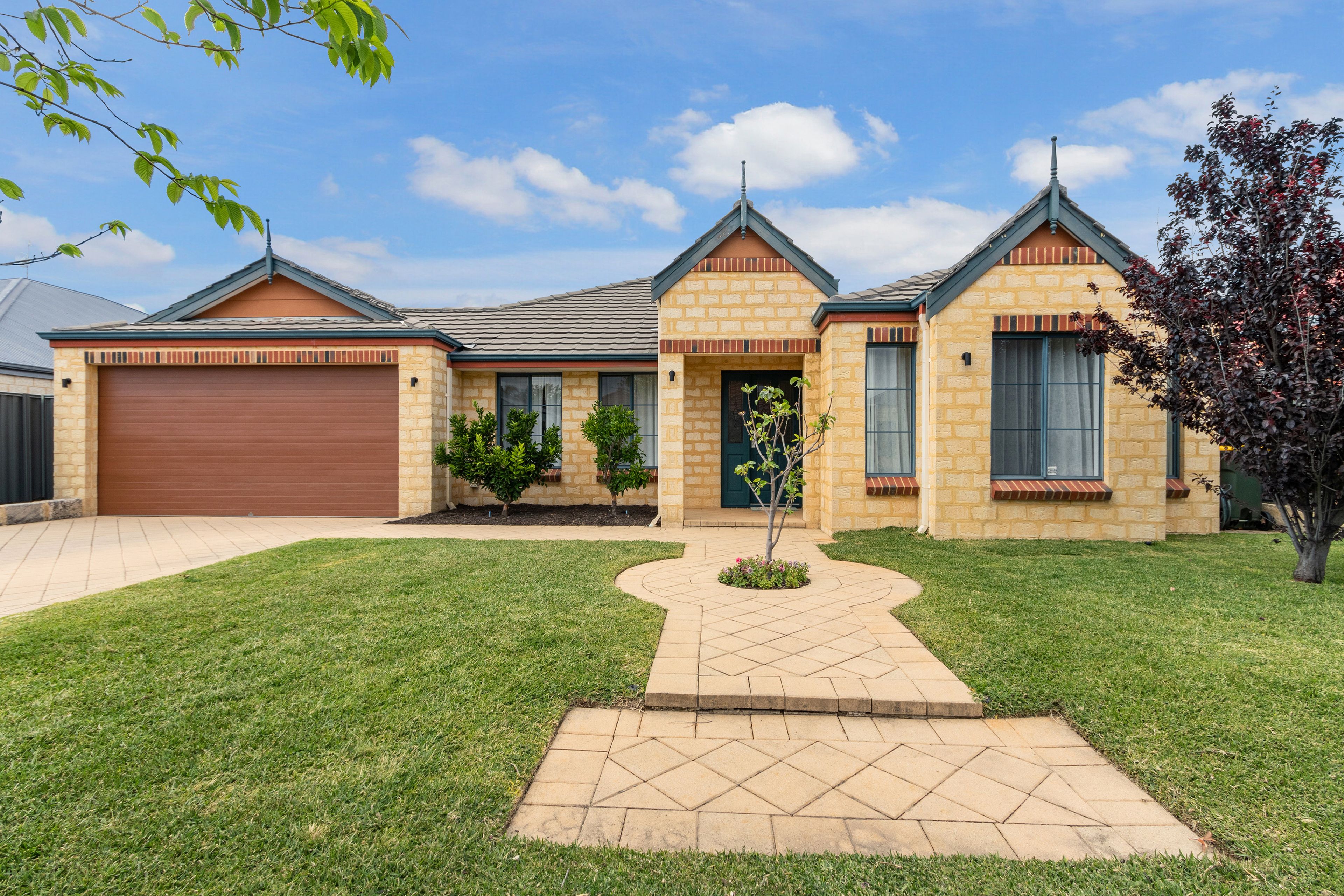 18 Devereux Crescent, Aveley, WA 6069