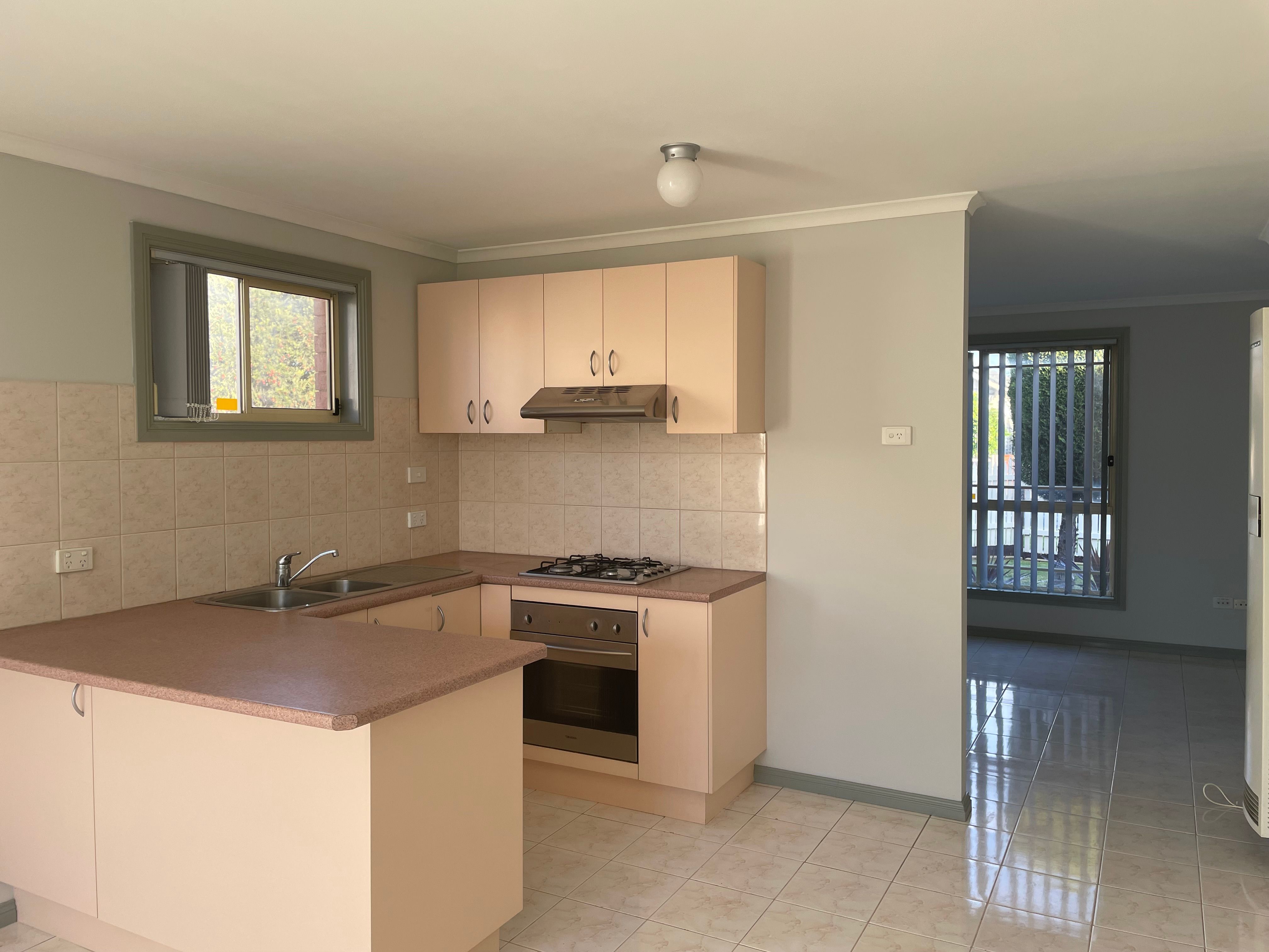 1/16 Tonkin Avenue — photo 7 of 14